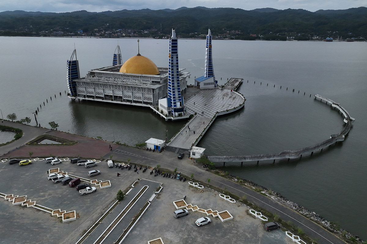 Al-Alam, Masjid Terapung di Tengah Teluk Kendari