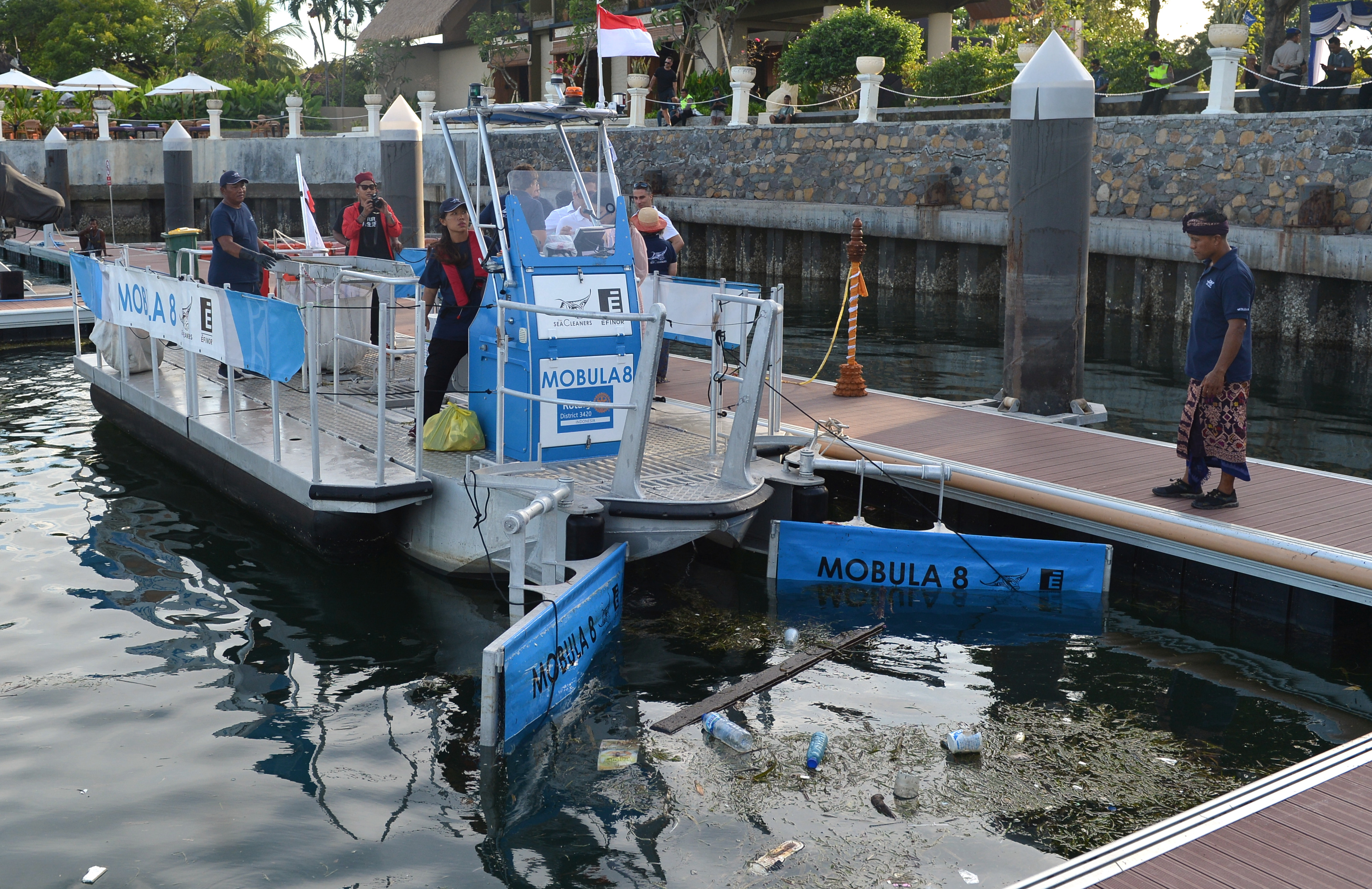 Peluncuran Operasi Kapal Pengumpul Sampah