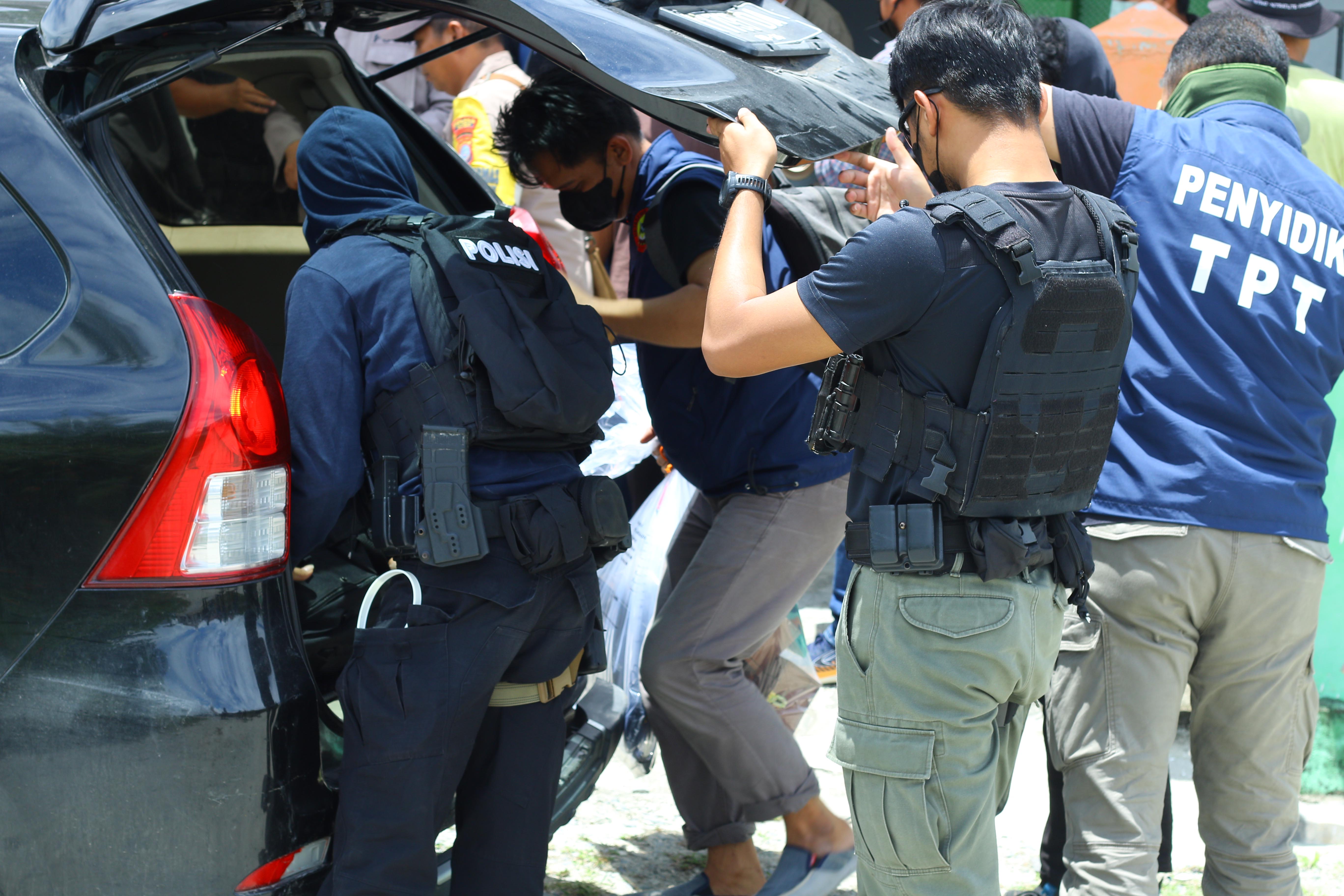 Penggeledahan Kasus Dugaan Terorisme di Sigi