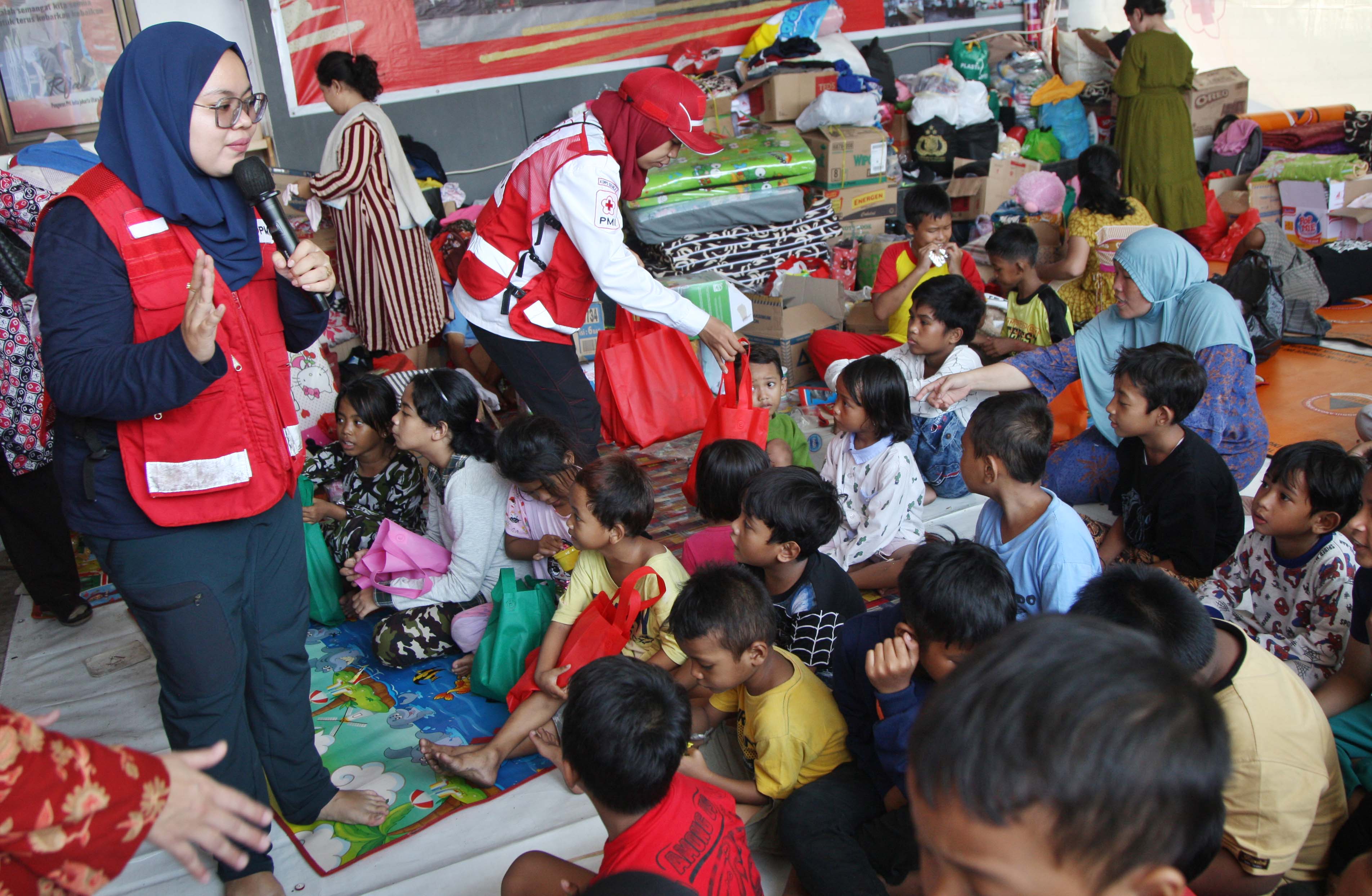 Trauma Healing Anak Pengungsi Korban Kebakaran Depo Plumpang