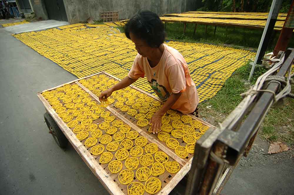 Permintaan Kerupuk Meningkat