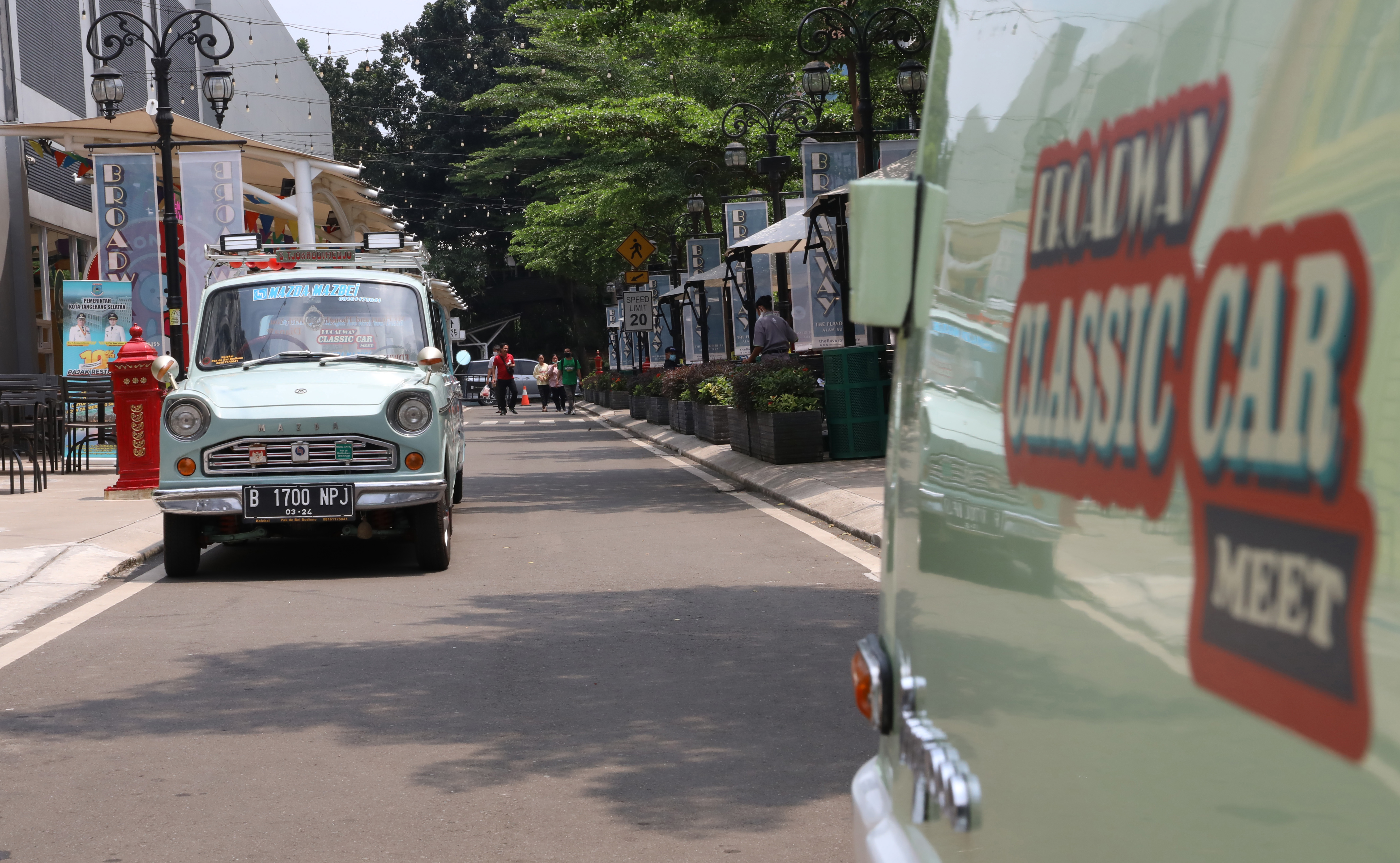 Manjakan Mata dengan Mobil Klasik