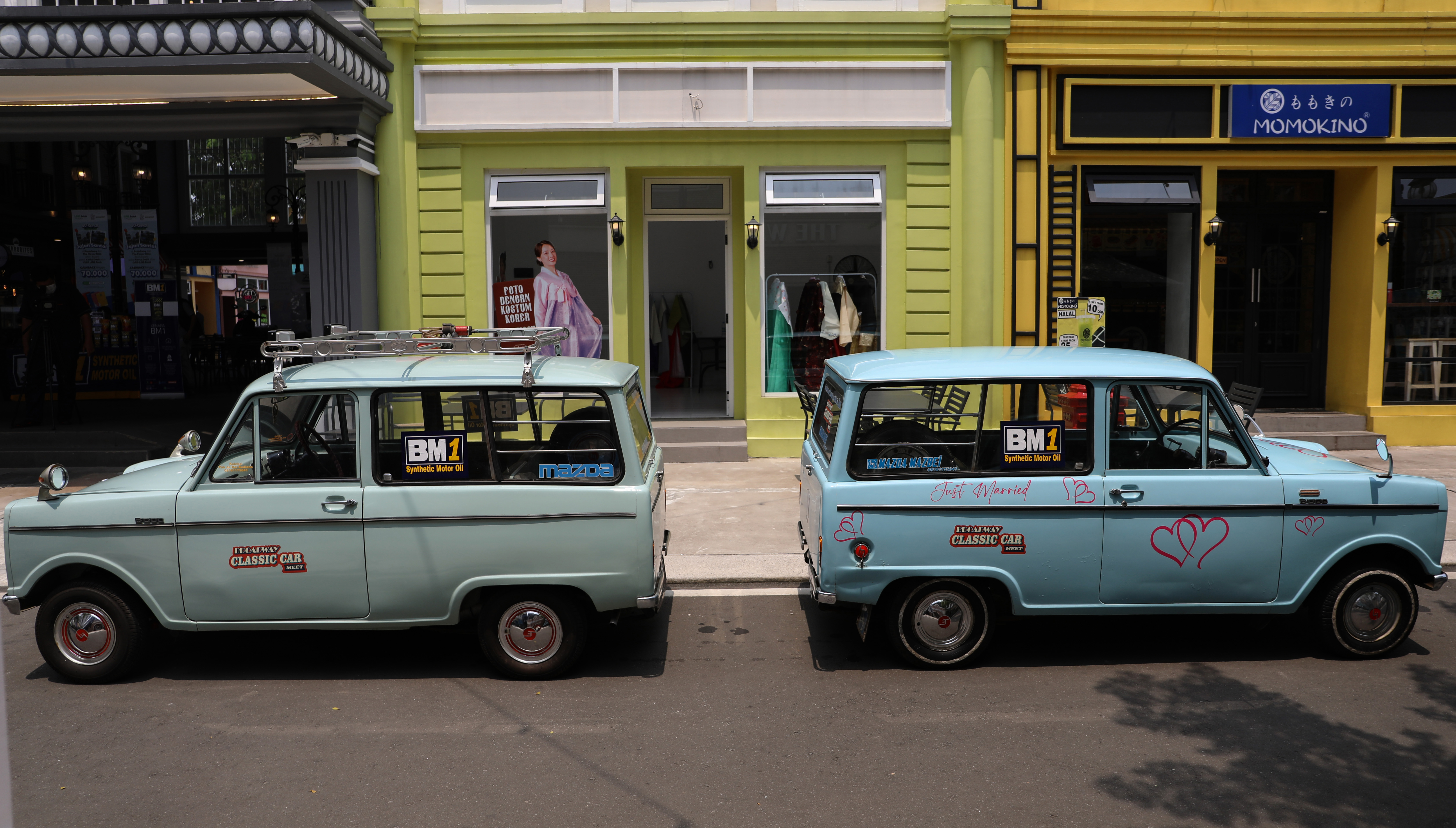 Manjakan Mata dengan Mobil Klasik