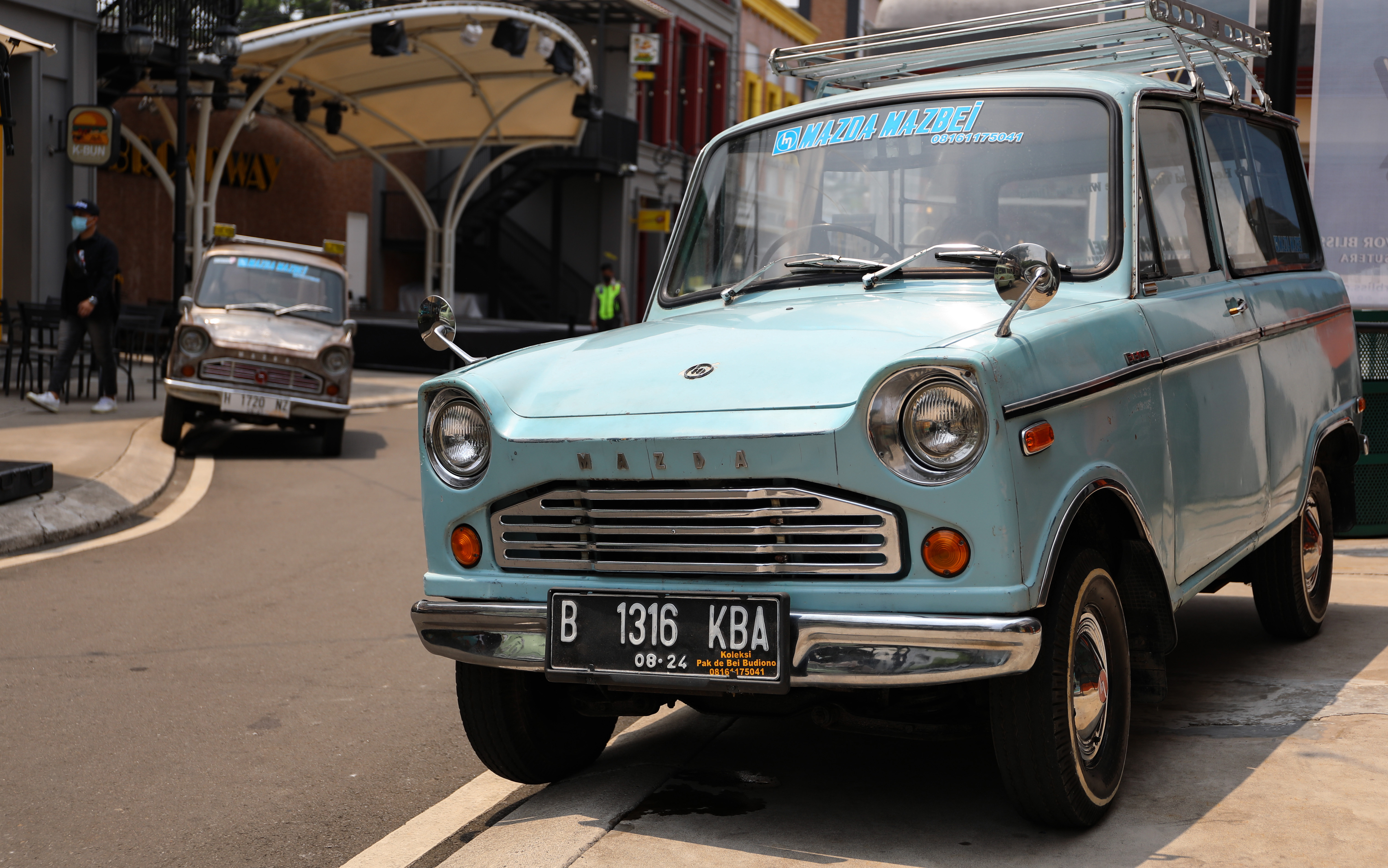 Manjakan Mata dengan Mobil Klasik