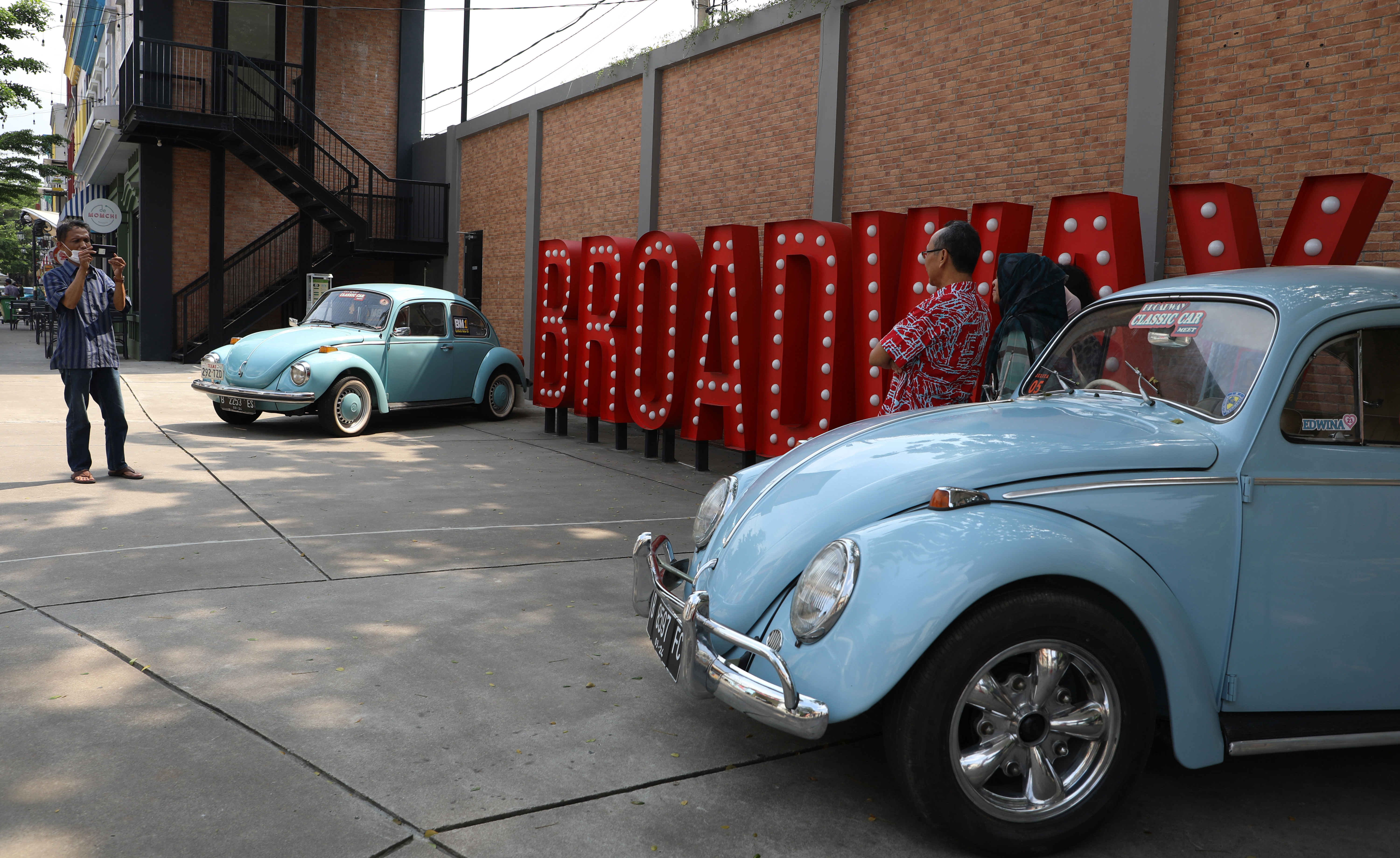 Manjakan Mata dengan Mobil Klasik