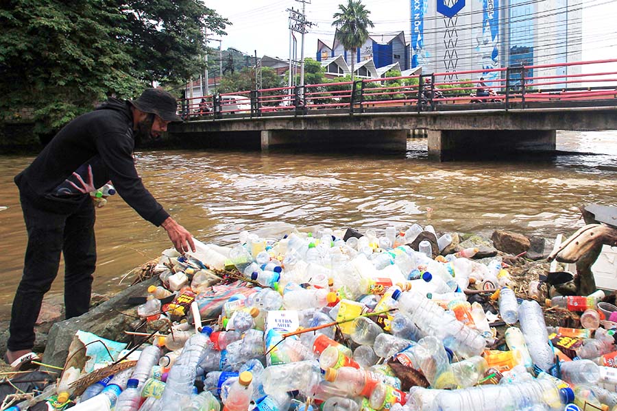 Kampanye Lingkungan Melalui Grebek Sampah di Jayapura 