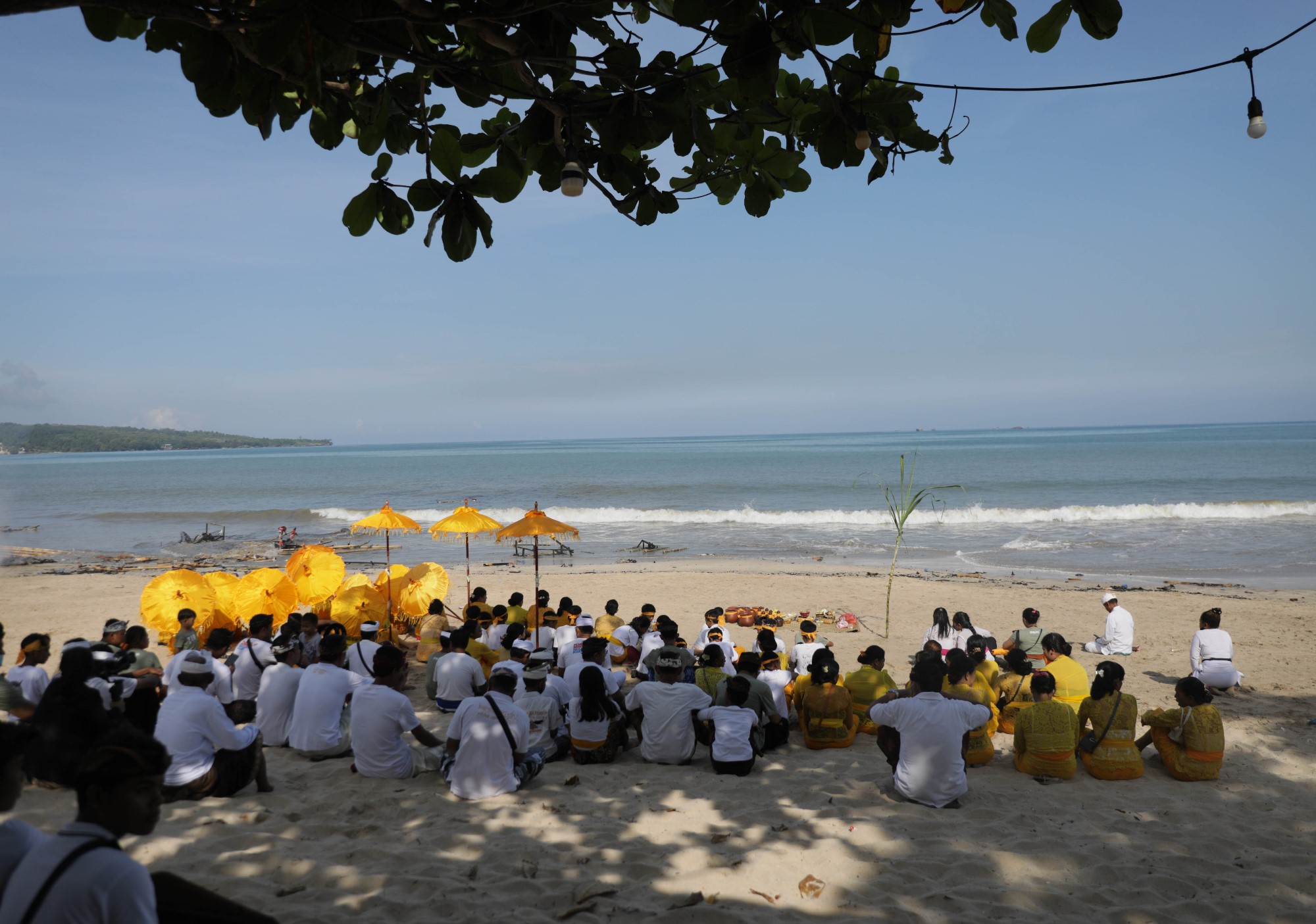 Tradisi Perang Air di Banjar Teba Jimbaran  Bali