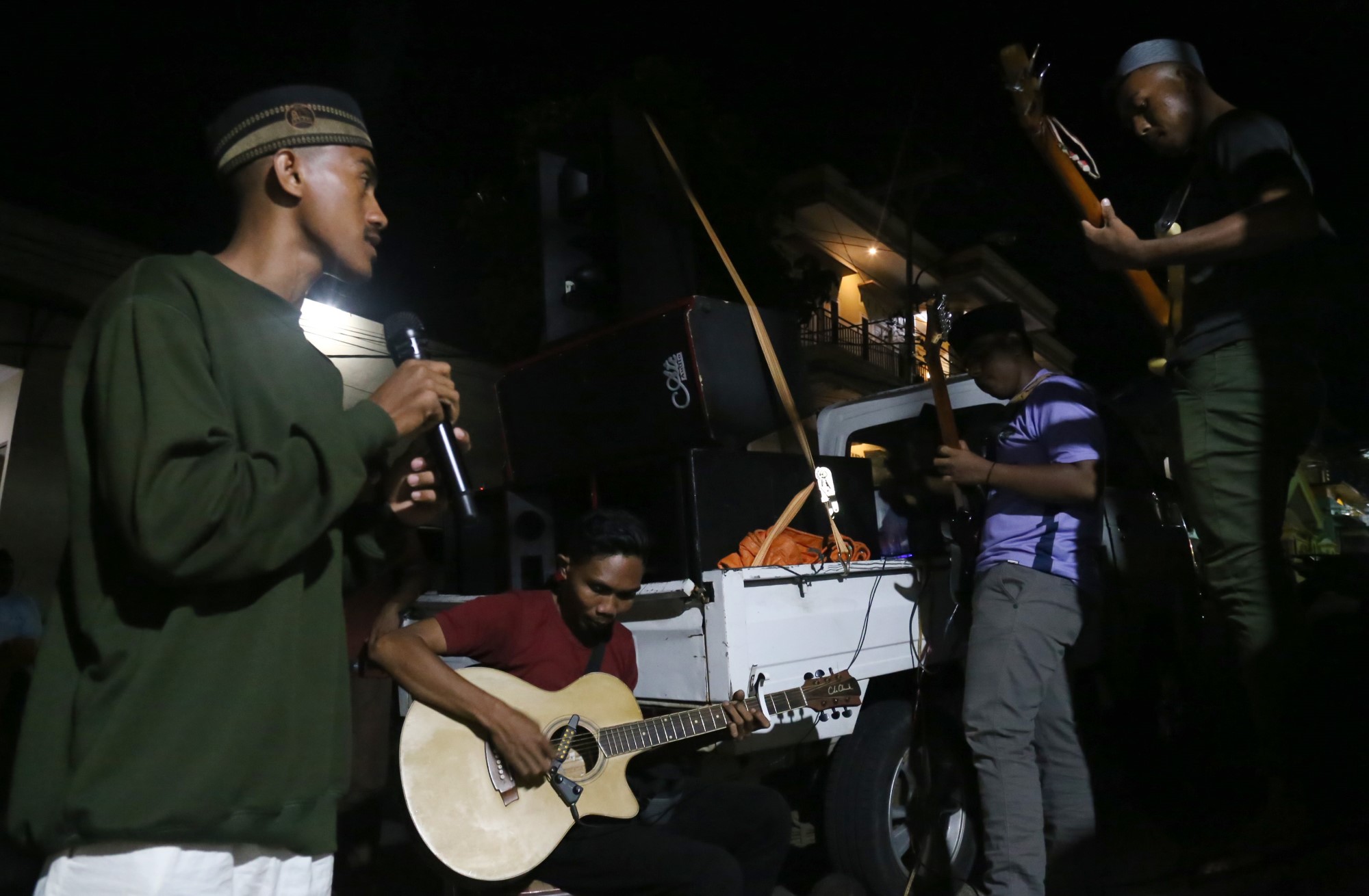 Tradisi Gendang Sahur Membangunkan Warga dengan Nyanyian Merdu