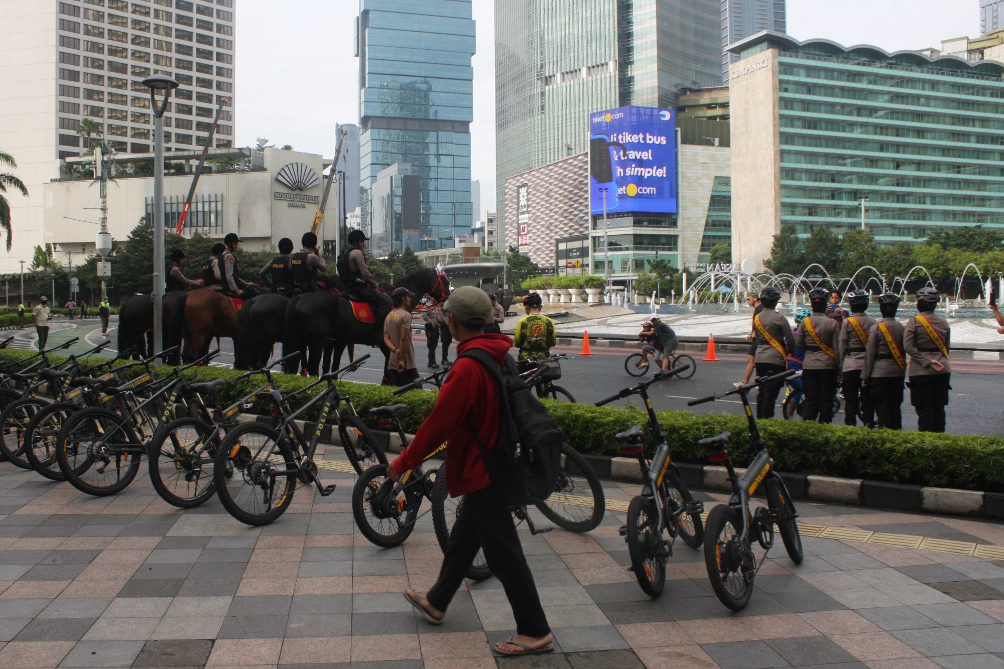 Polisi Berkuda Amankan CFD