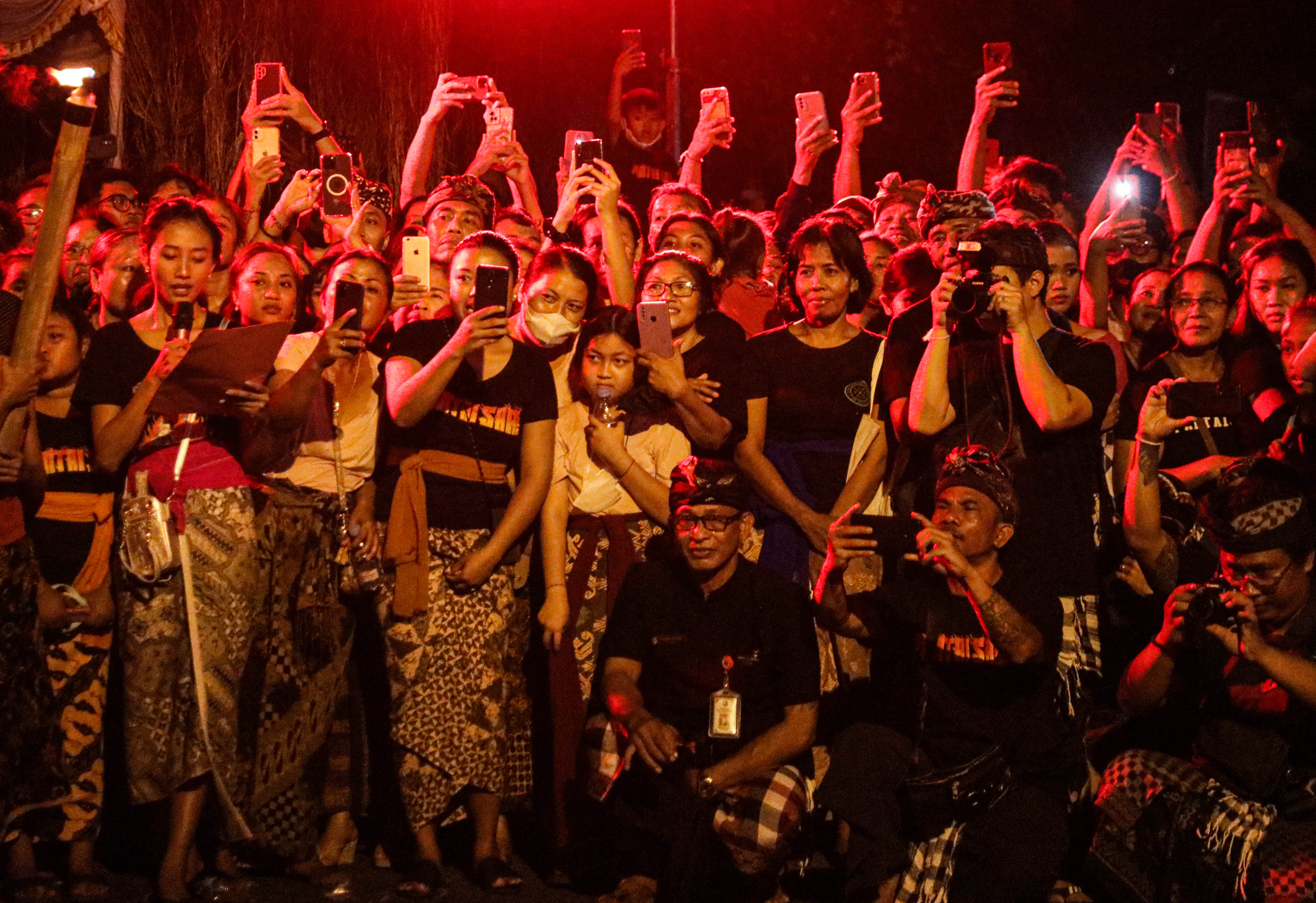 Parade Ogoh-Ogoh Menjelang Nyepi di Jimbaran