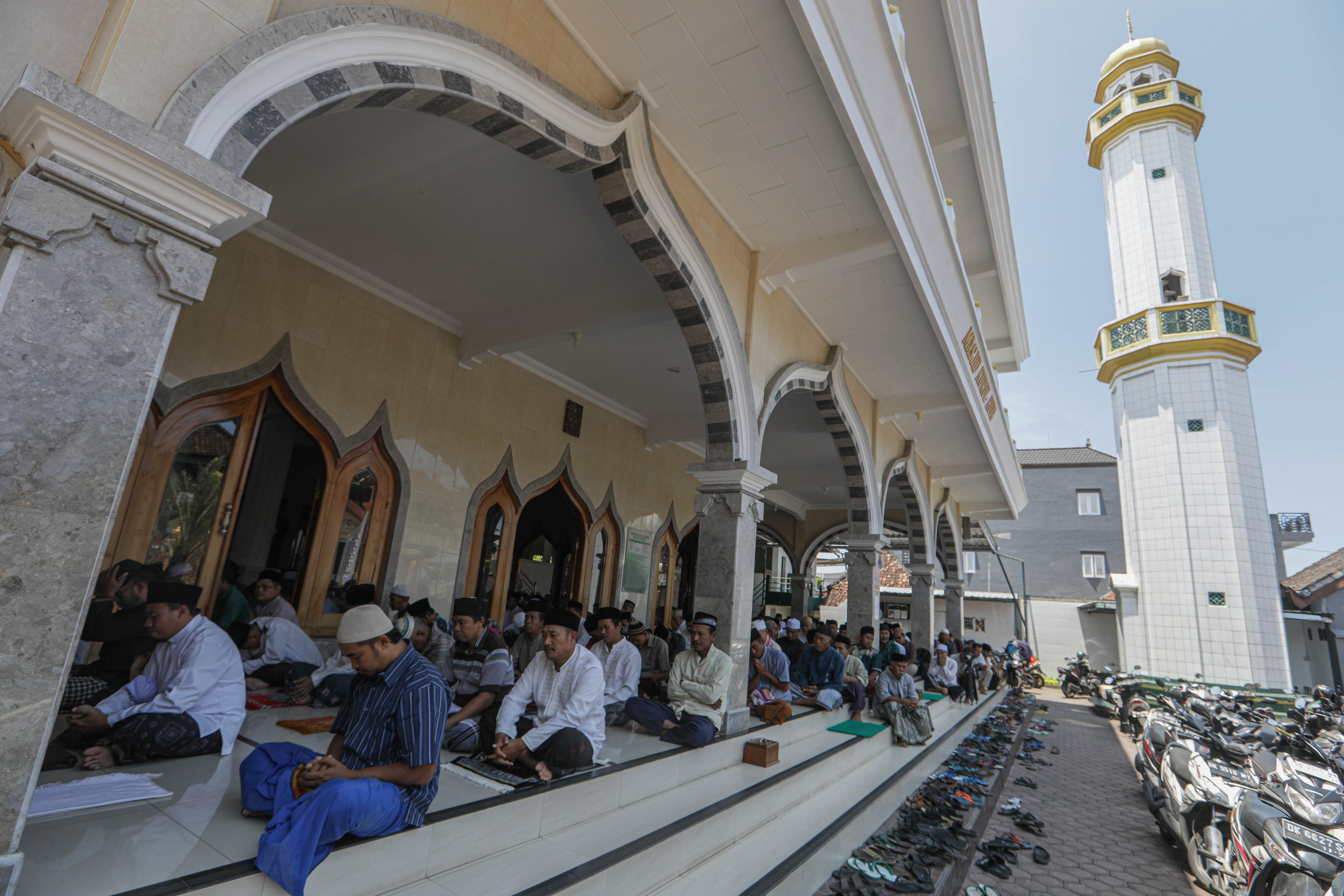 Salat Jumat Bulan Suci Ramadan 1444 di Masjid Tertua di Bali