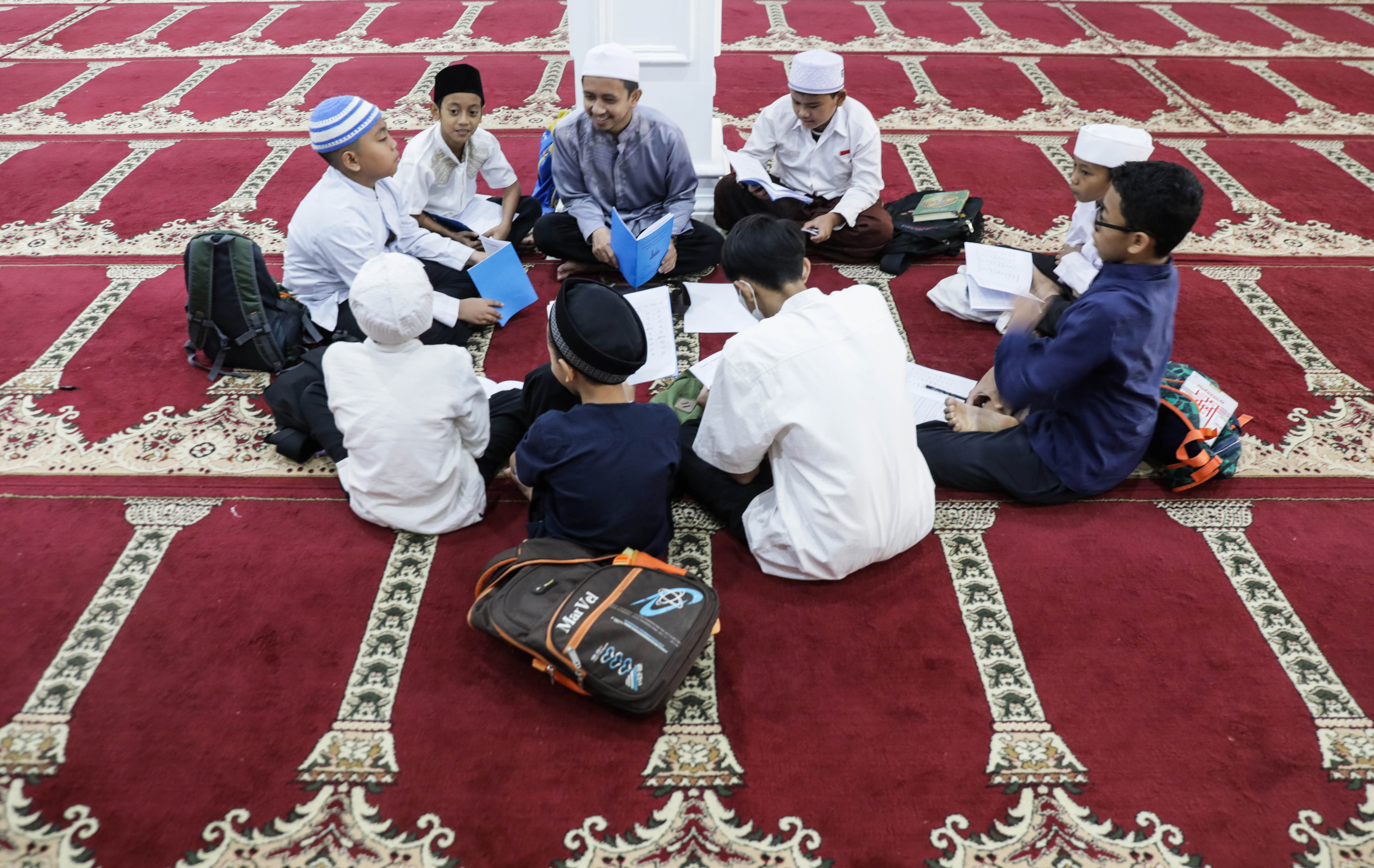 Menanamkan Nilai Agama Sejak Dini Lewat Pesantren Kilat