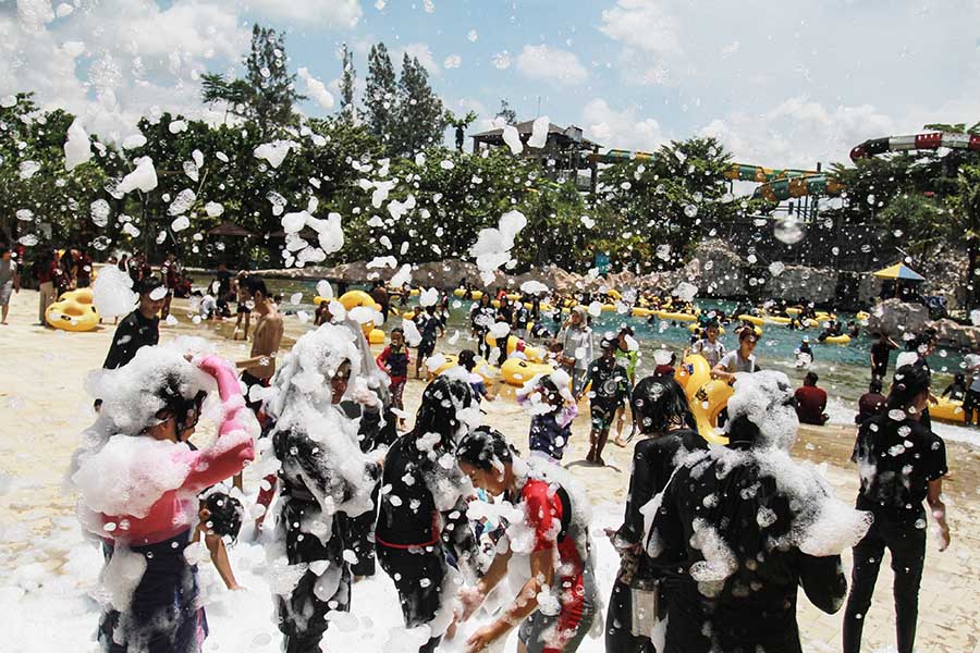 Tradisi Mandi Padusan di Waterboom Jogja 