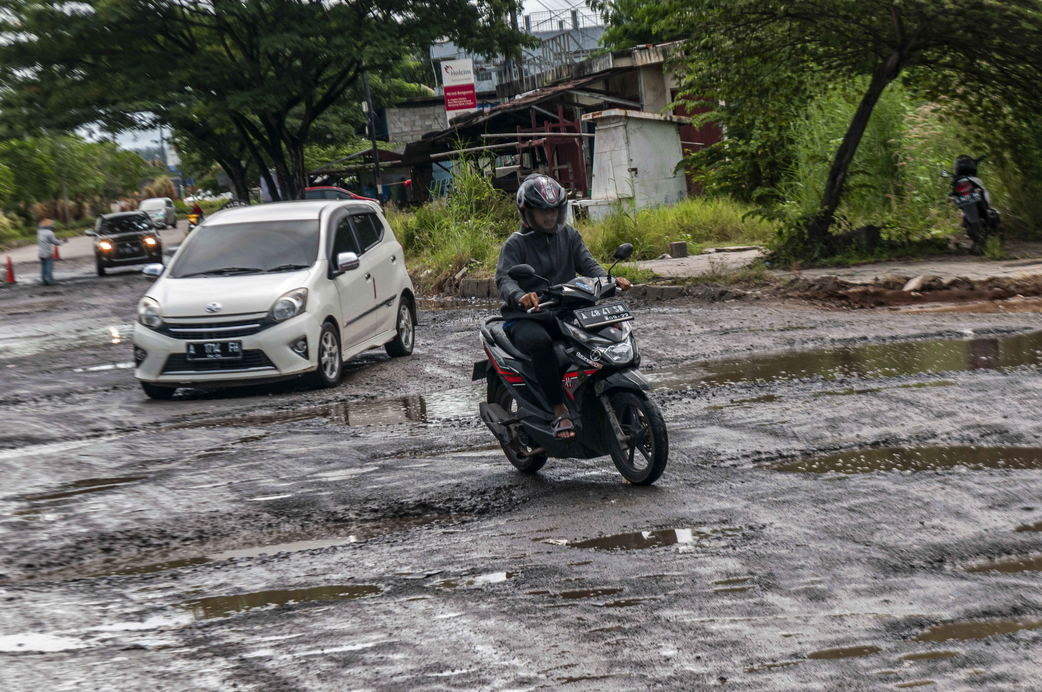 Akses Jalur Mudik Rusak di Cilegon