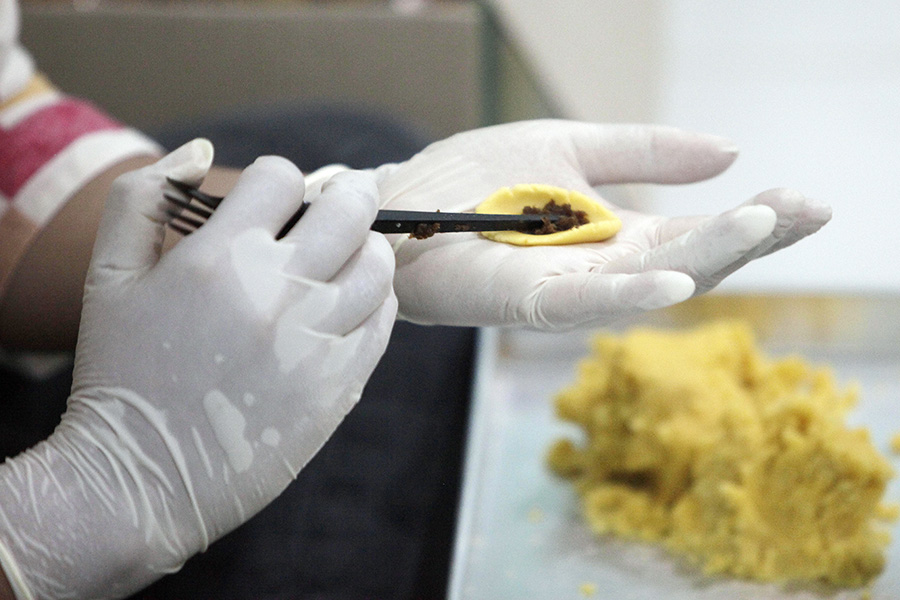 Produksi Kue Kering Untuk Dipasarkan ke Wilayah Jabodetabek