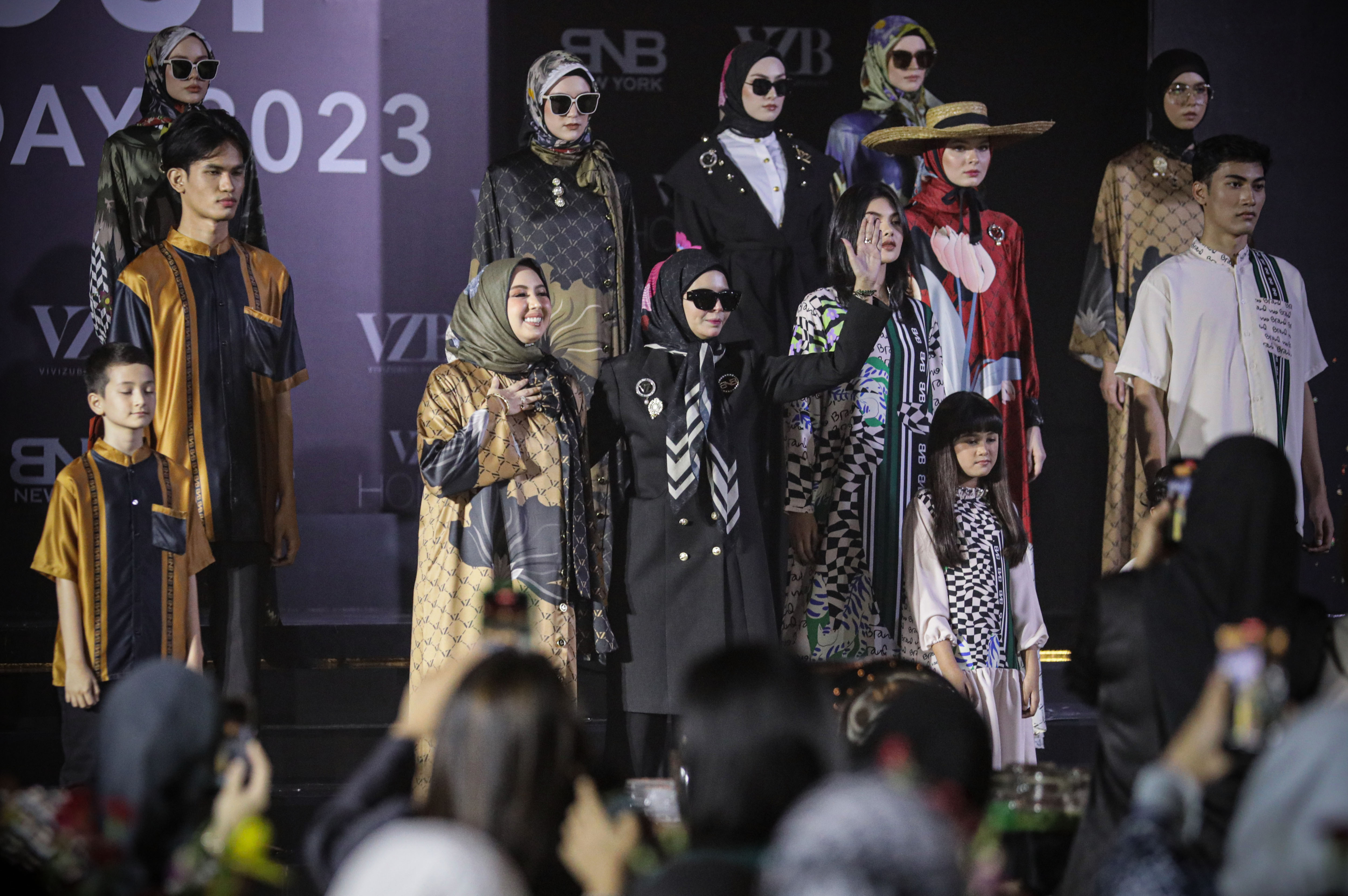 Vivi Zubedi Berkarya Mengutamakan Identitas, Originalitas dan Kualitas