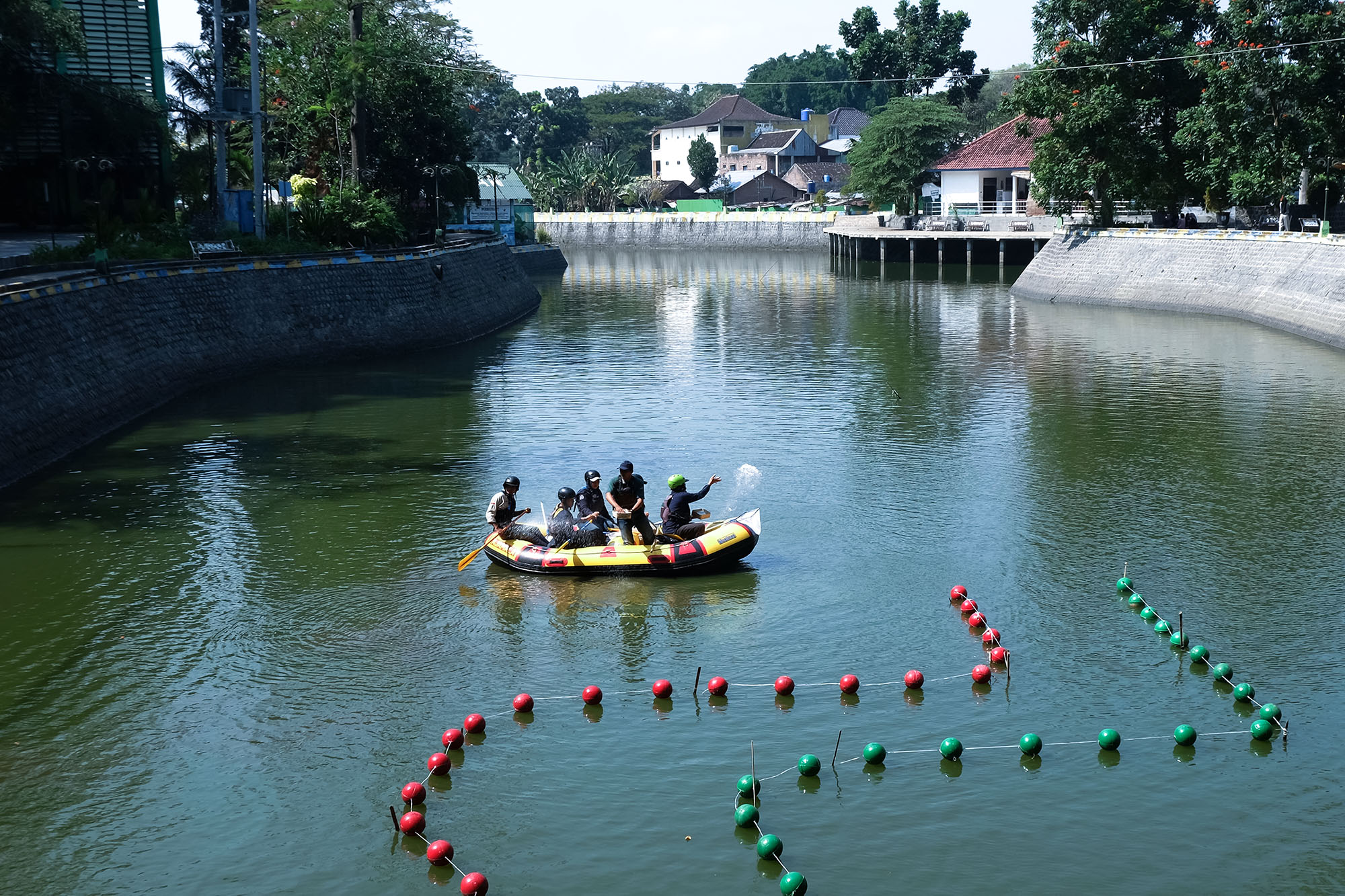 Pembersihan Pencemaran Air