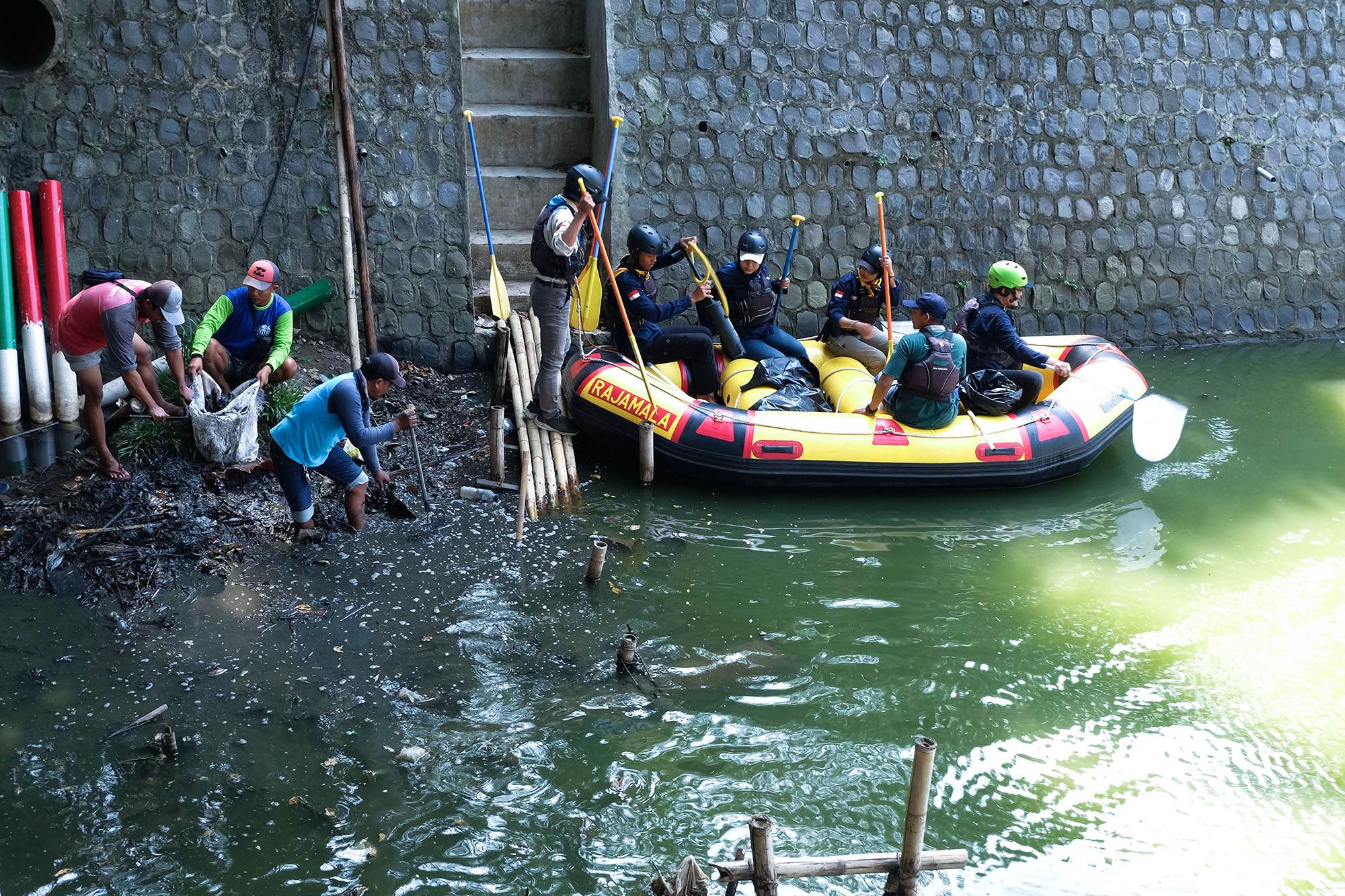 Pembersihan Pencemaran Air