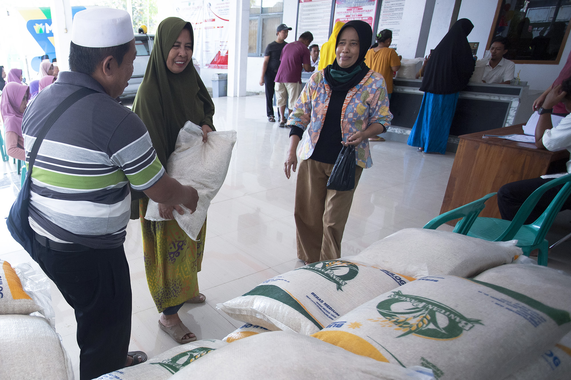 Penyaluran Bansos Beras