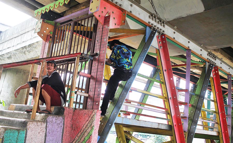 Kerap Jadi Ajang Tawuran, Jembatan Pejalan Kaki Ditutup