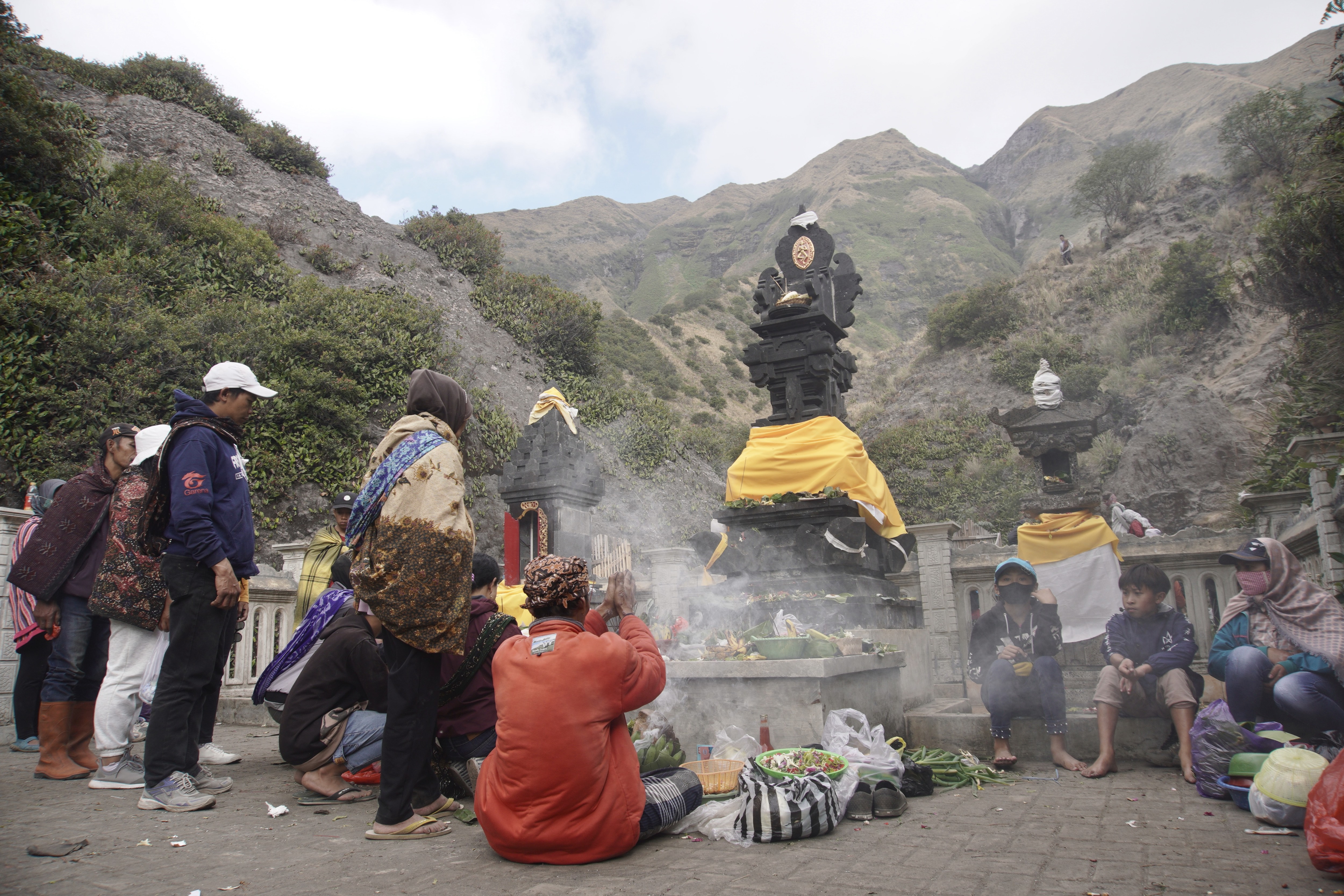 Ritual Mengambil Air Suci Kasada