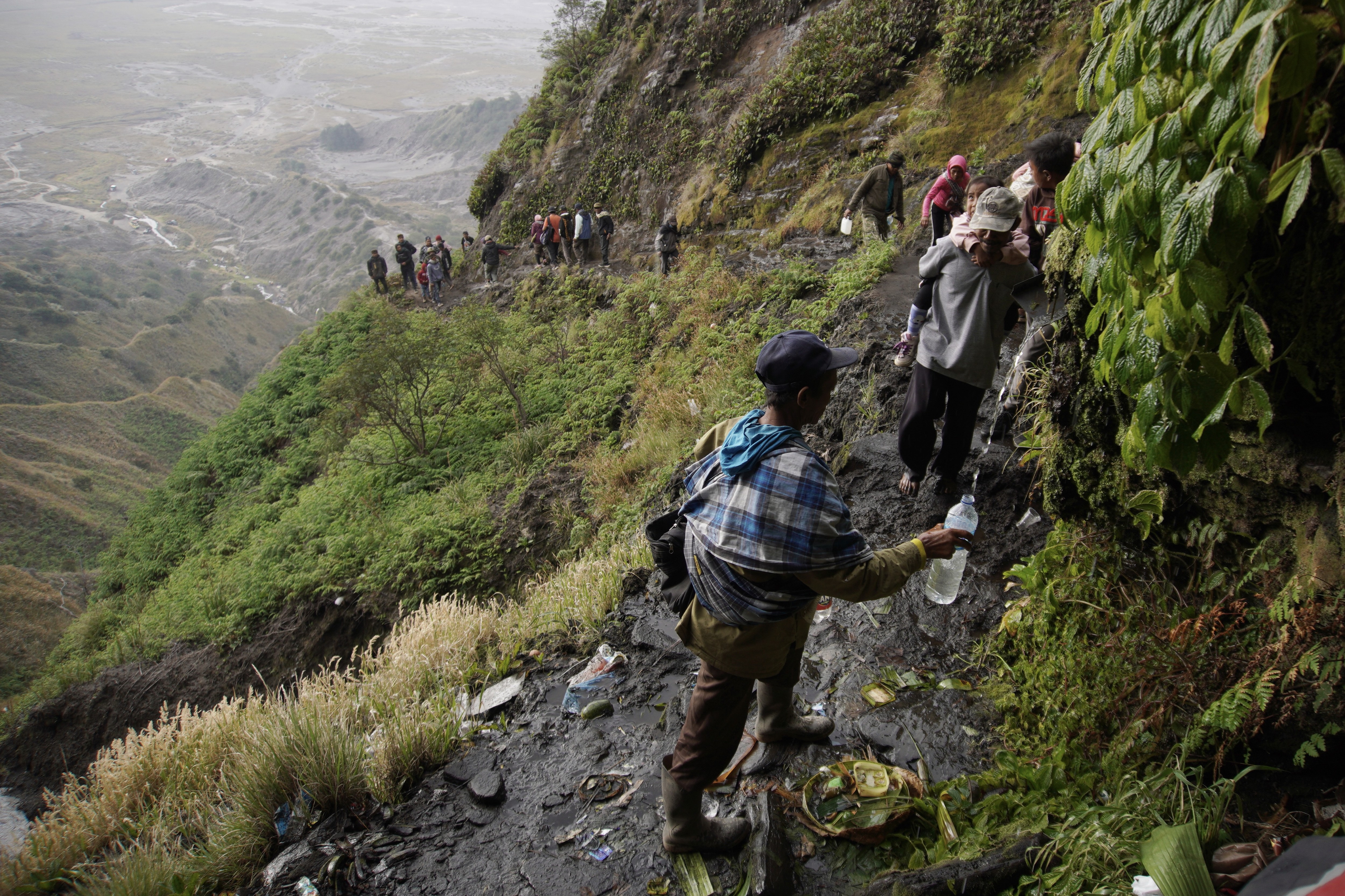 Ritual Mengambil Air Suci Kasada