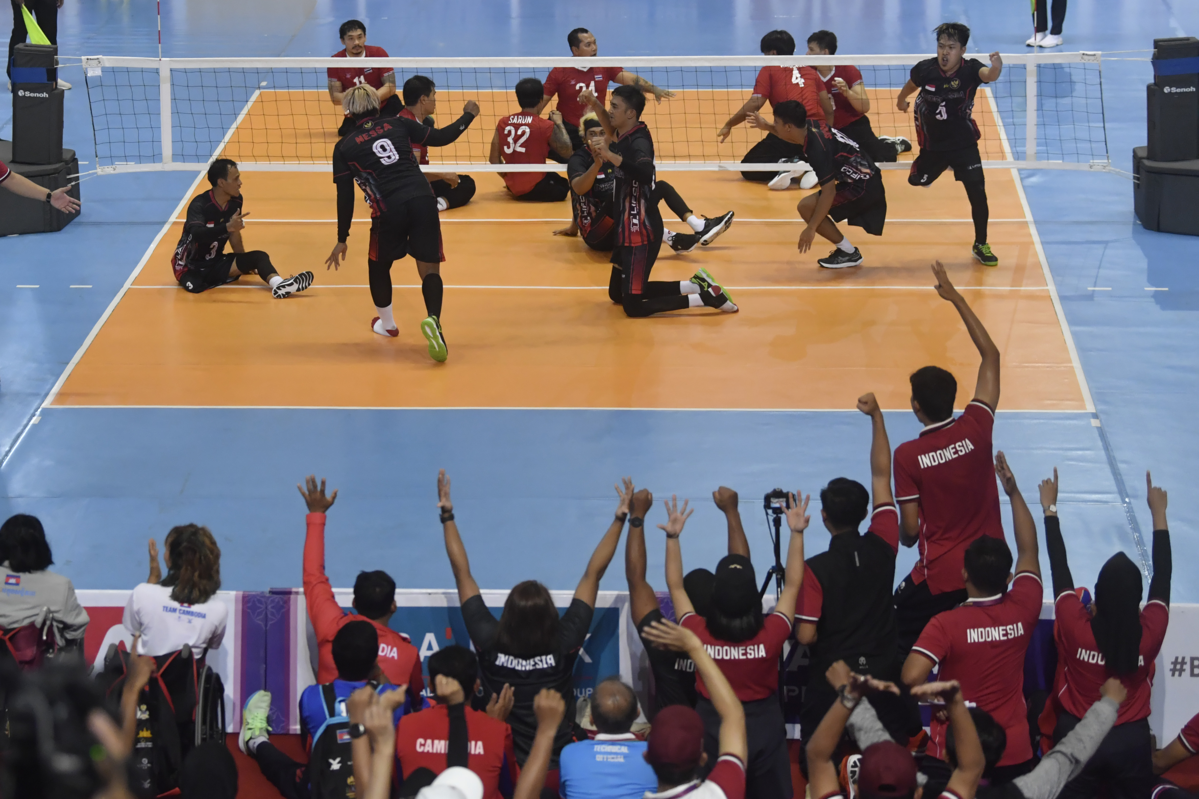 Voli Duduk Putra Indonesia Meraih Perak