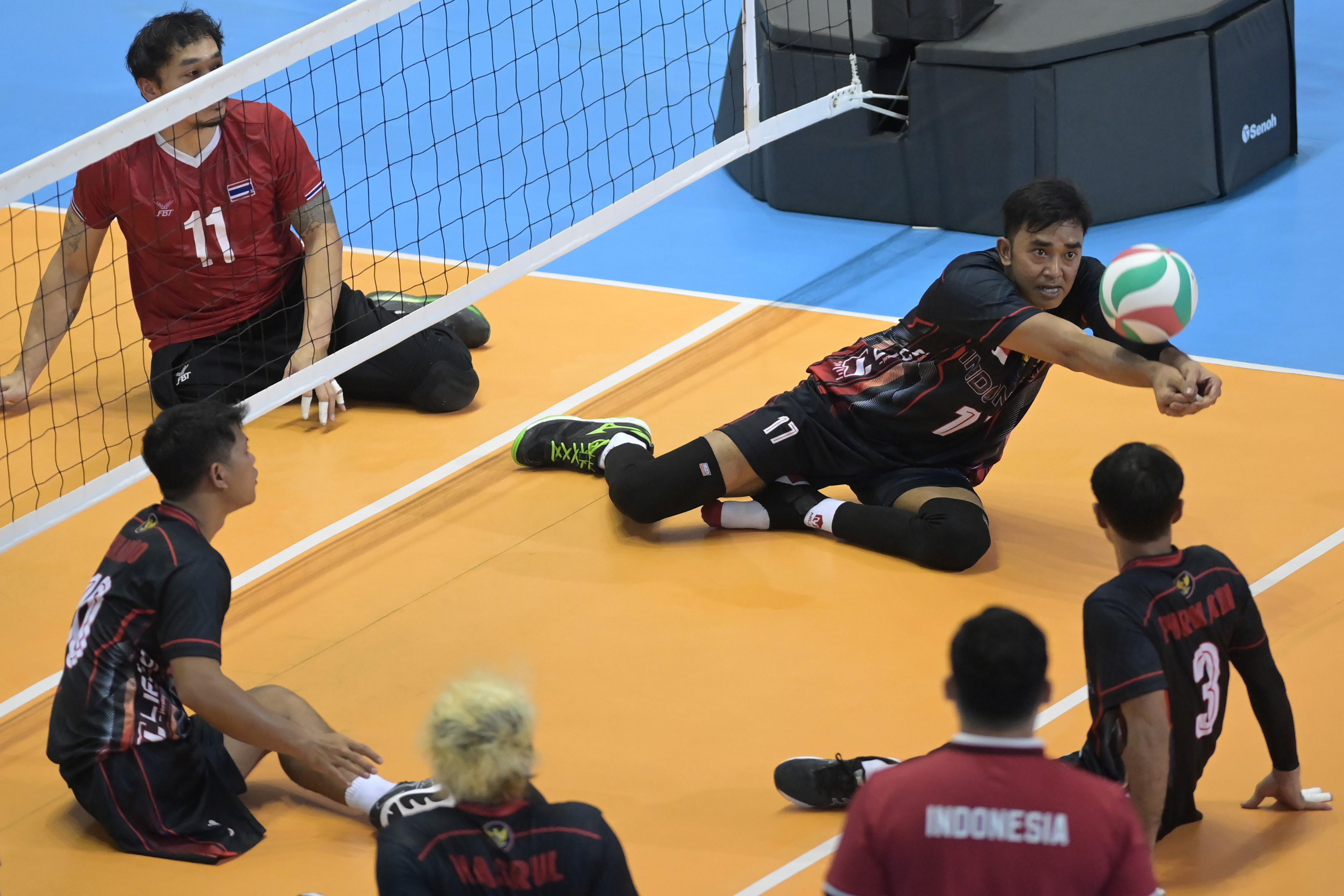 Voli Duduk Putra Indonesia Meraih Perak