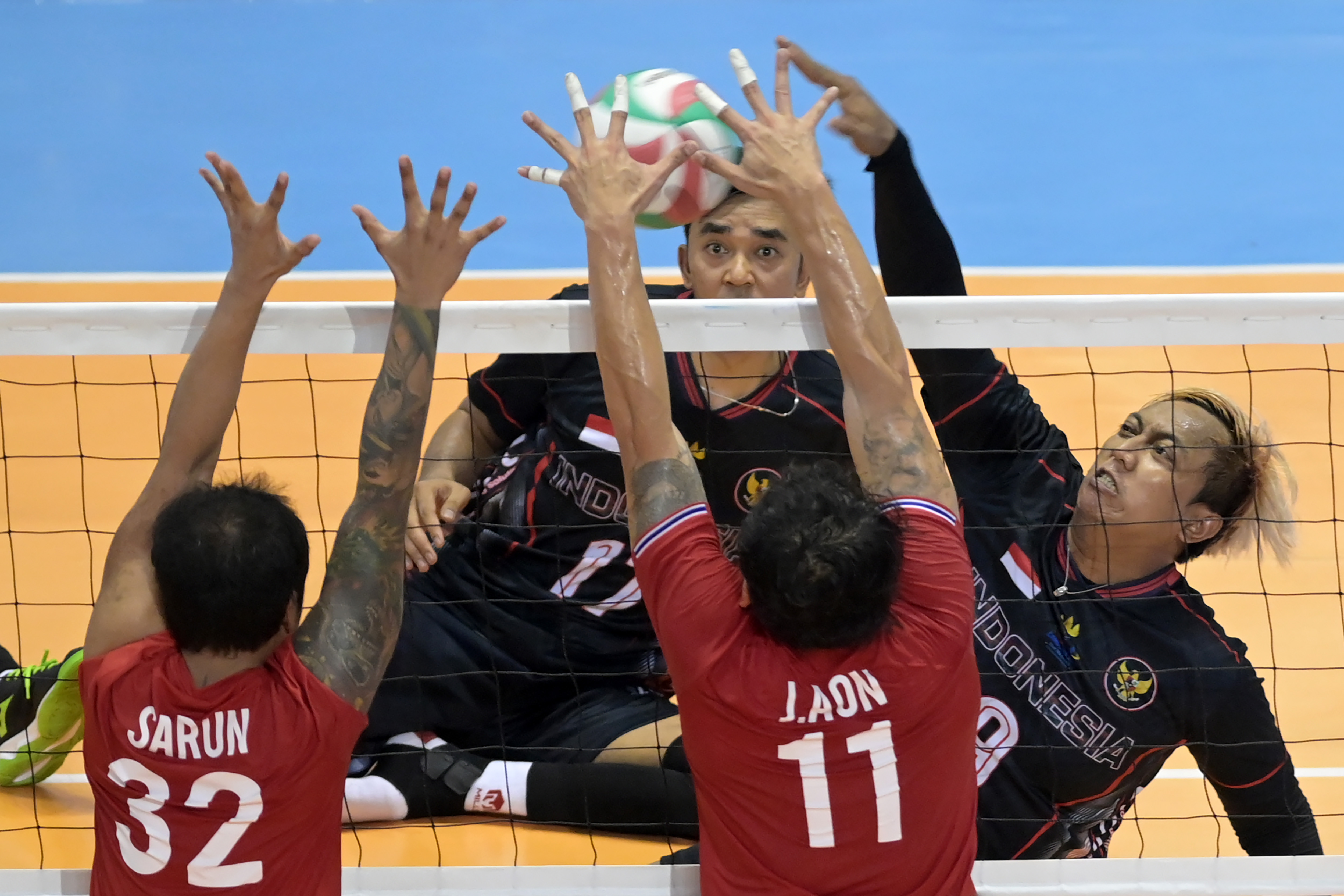 Voli Duduk Putra Indonesia Meraih Perak