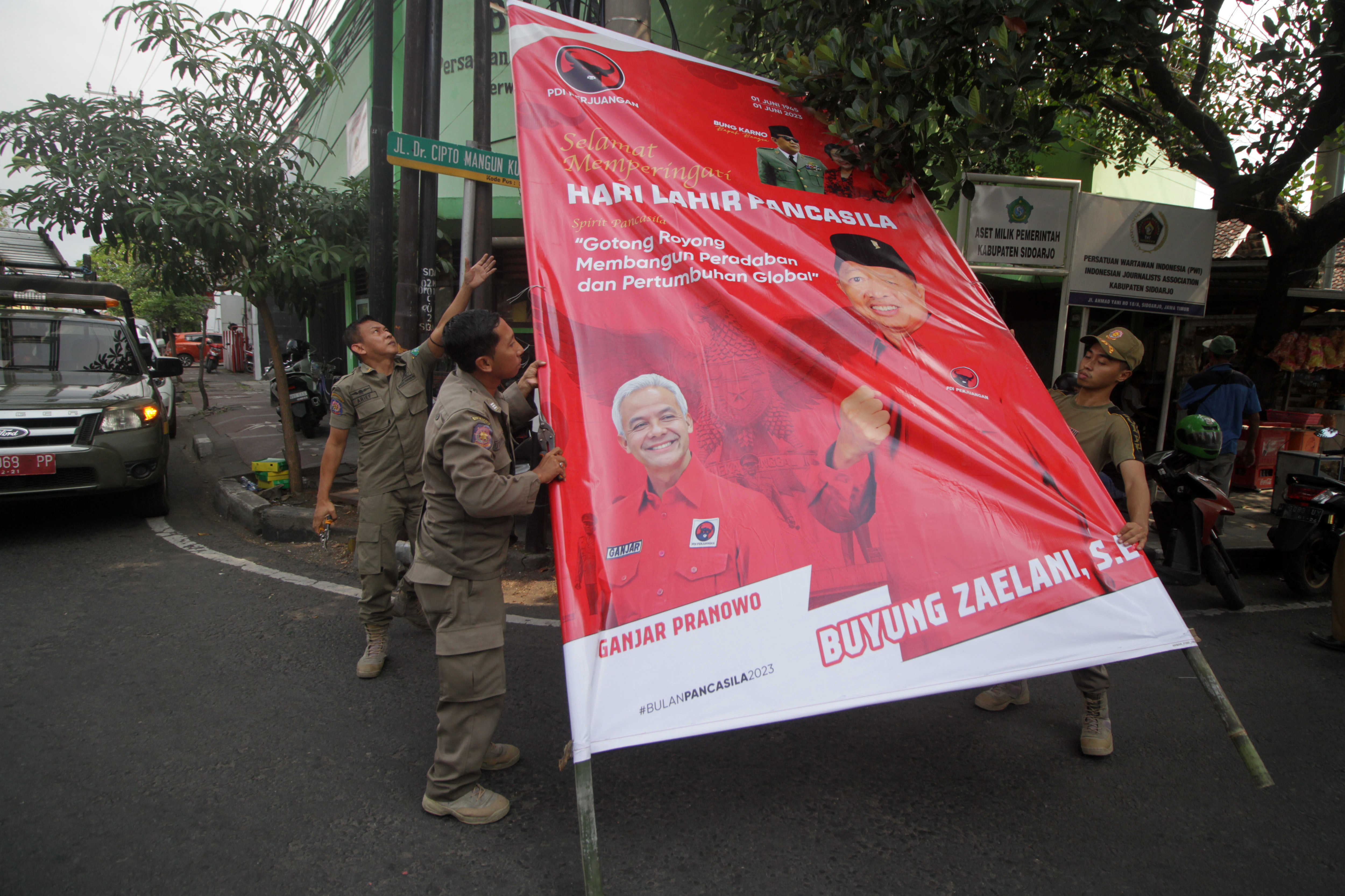 Penertiban Baliho Tak Berizin