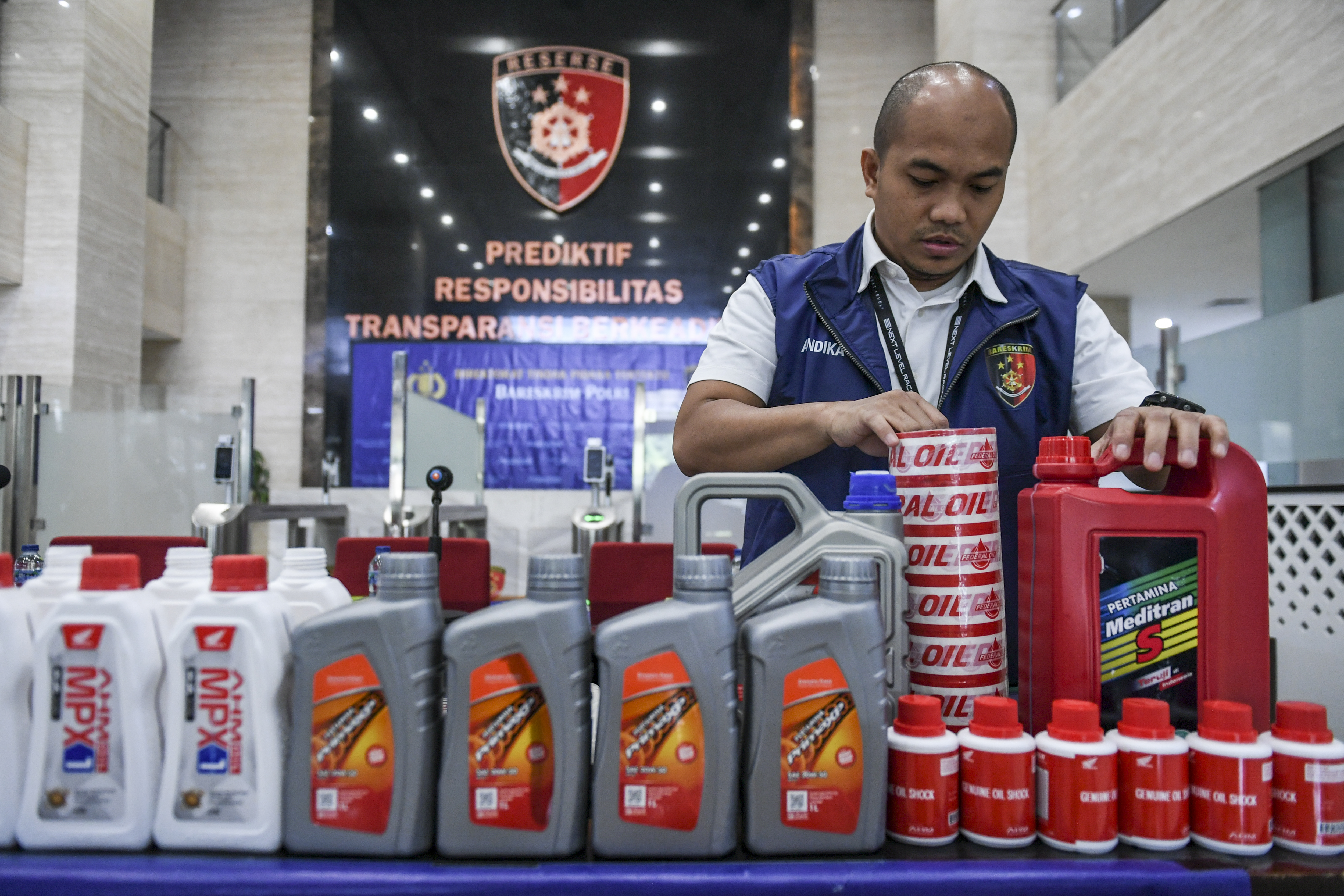 Pengungkapan Produsen Oli Palsu
