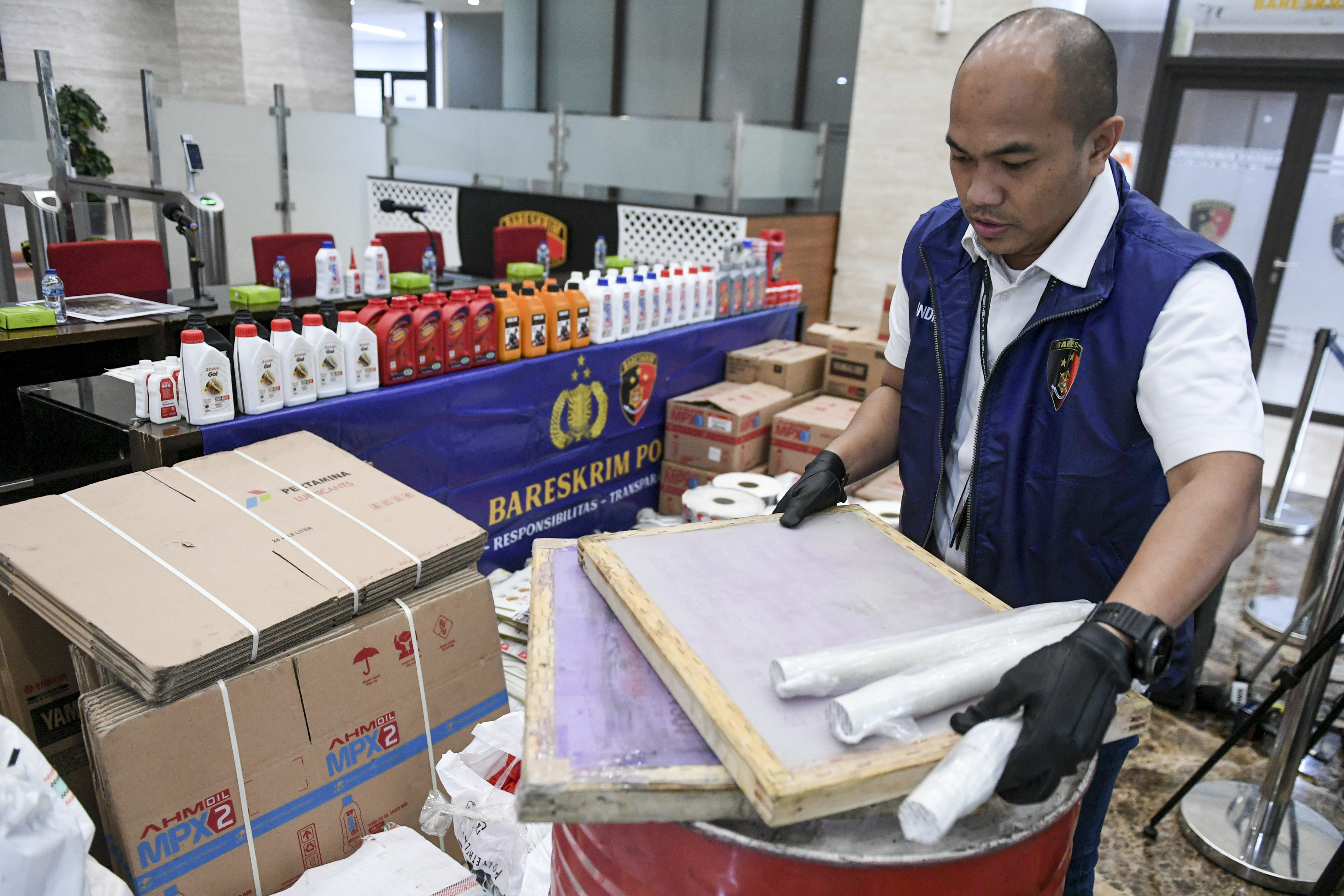 Pengungkapan Produsen Oli Palsu