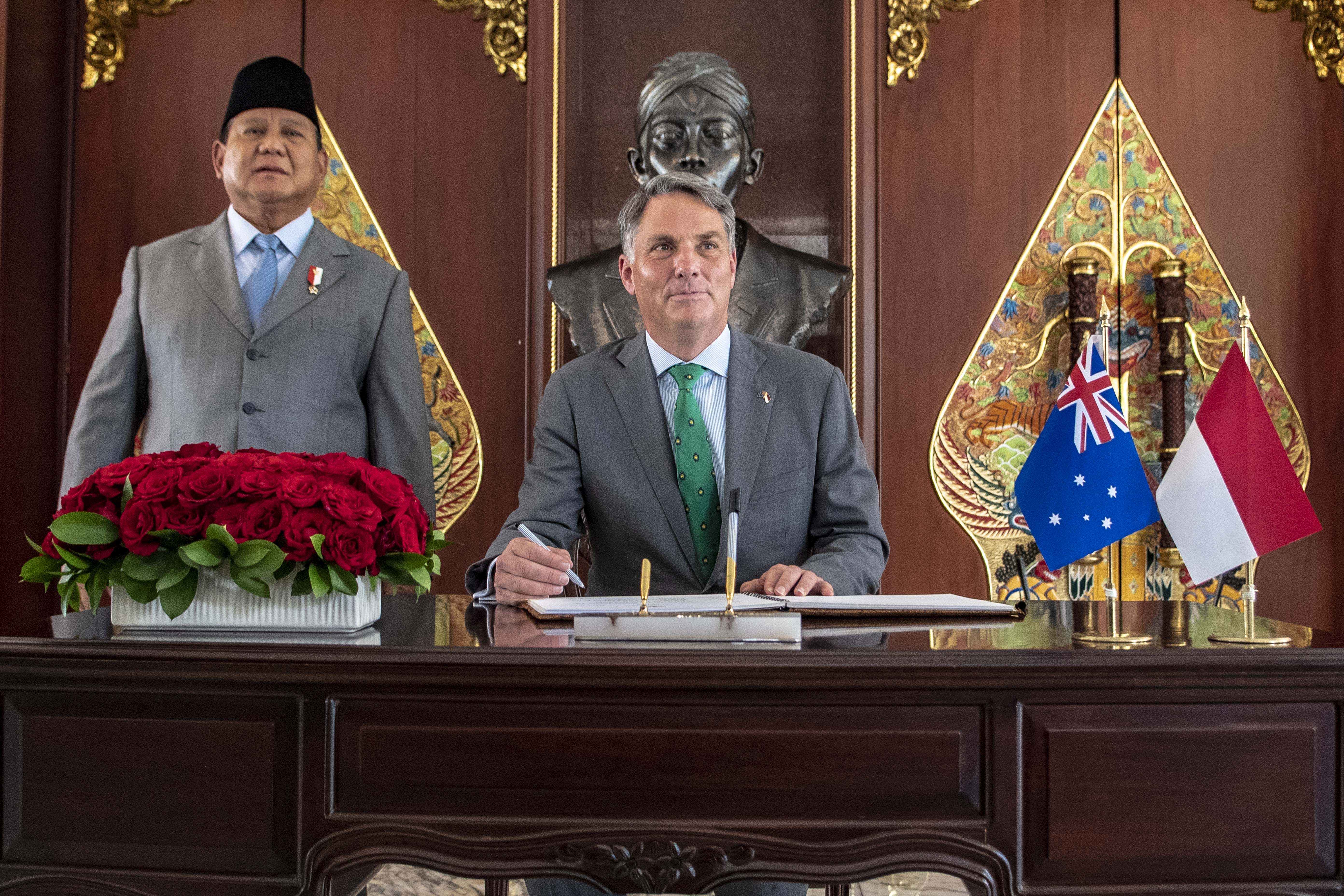 Menhan Prabowo Terima Kunjungan Menhan Australia