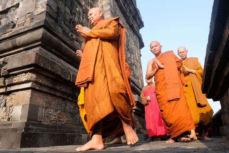 Prosesi Penyematan Api Dharma Waisak 2023