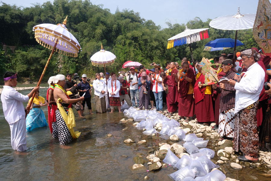 Ritual Merti Karuna Bumi Di Sungai Progo