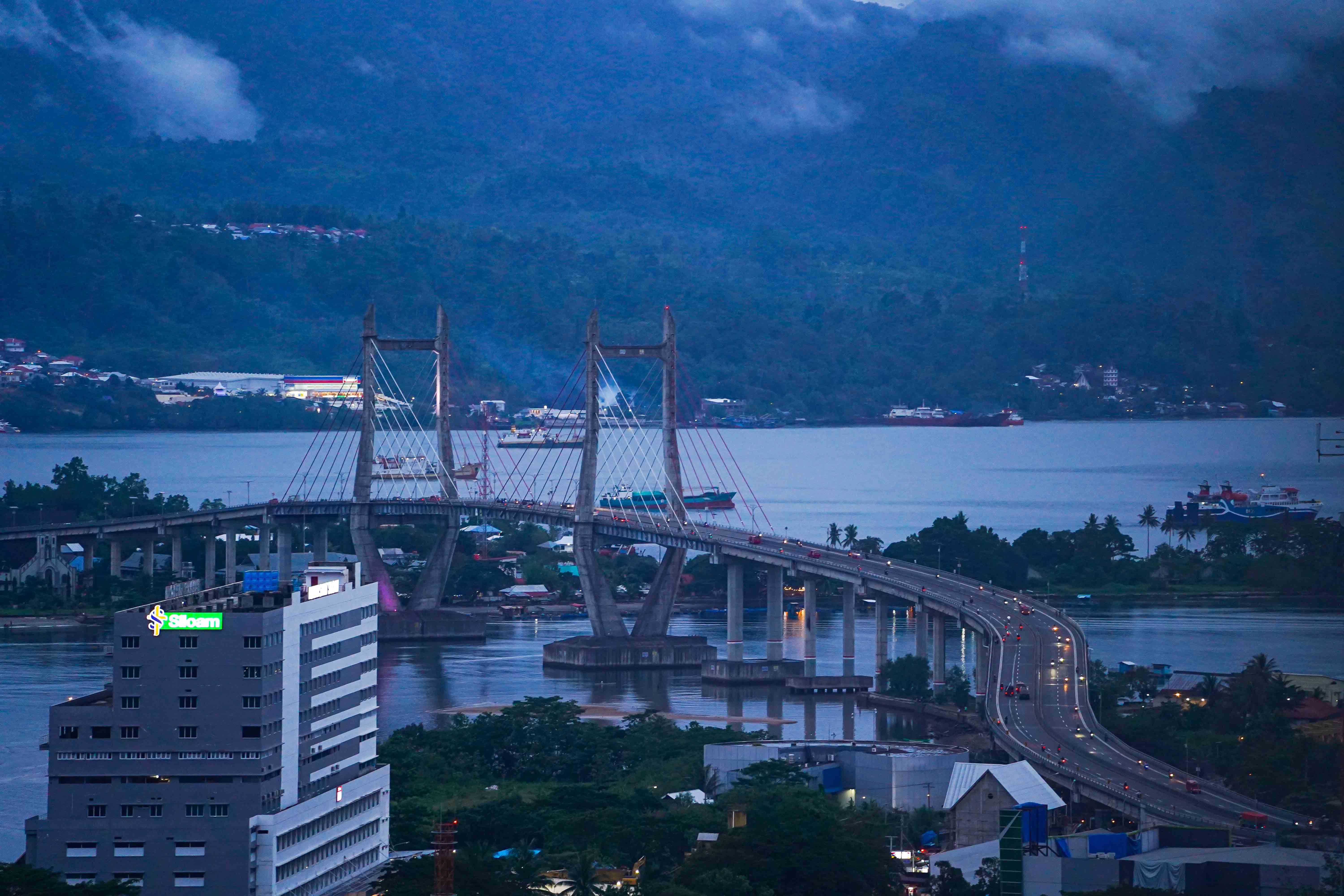  Jembatan Merah Putih, Ikon Kota Ambon
