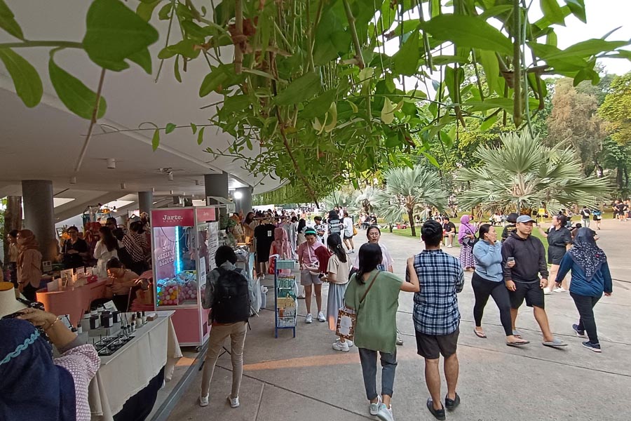 Piknik Ceria Di Taman