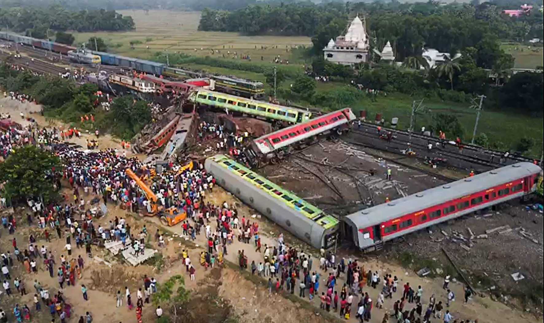Sedikitnya 288 Orang Tewas Dalam Kecelakaan Kereta di India 