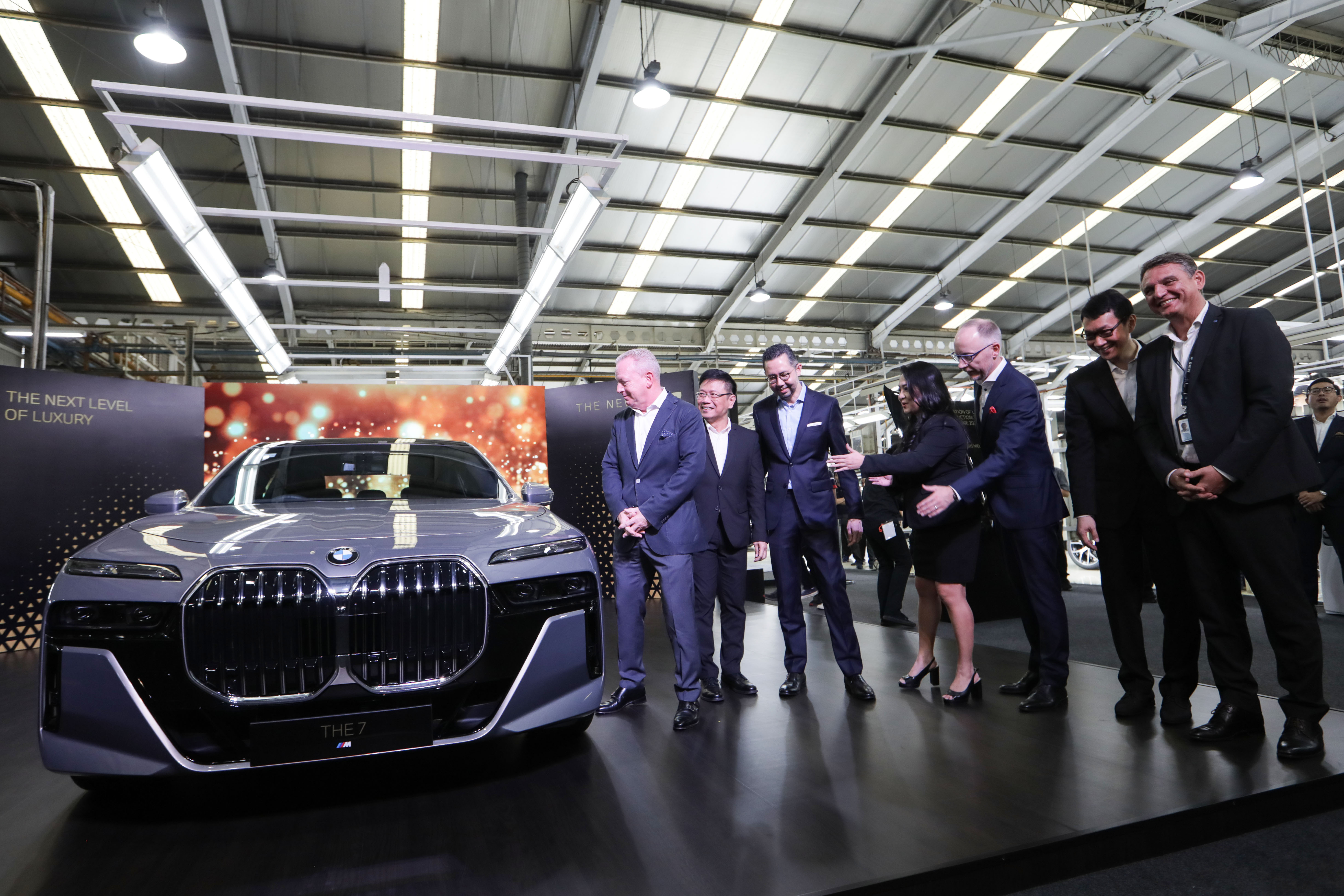 Sedan Premium All New BMW Seri 7 Rakitan Lokal