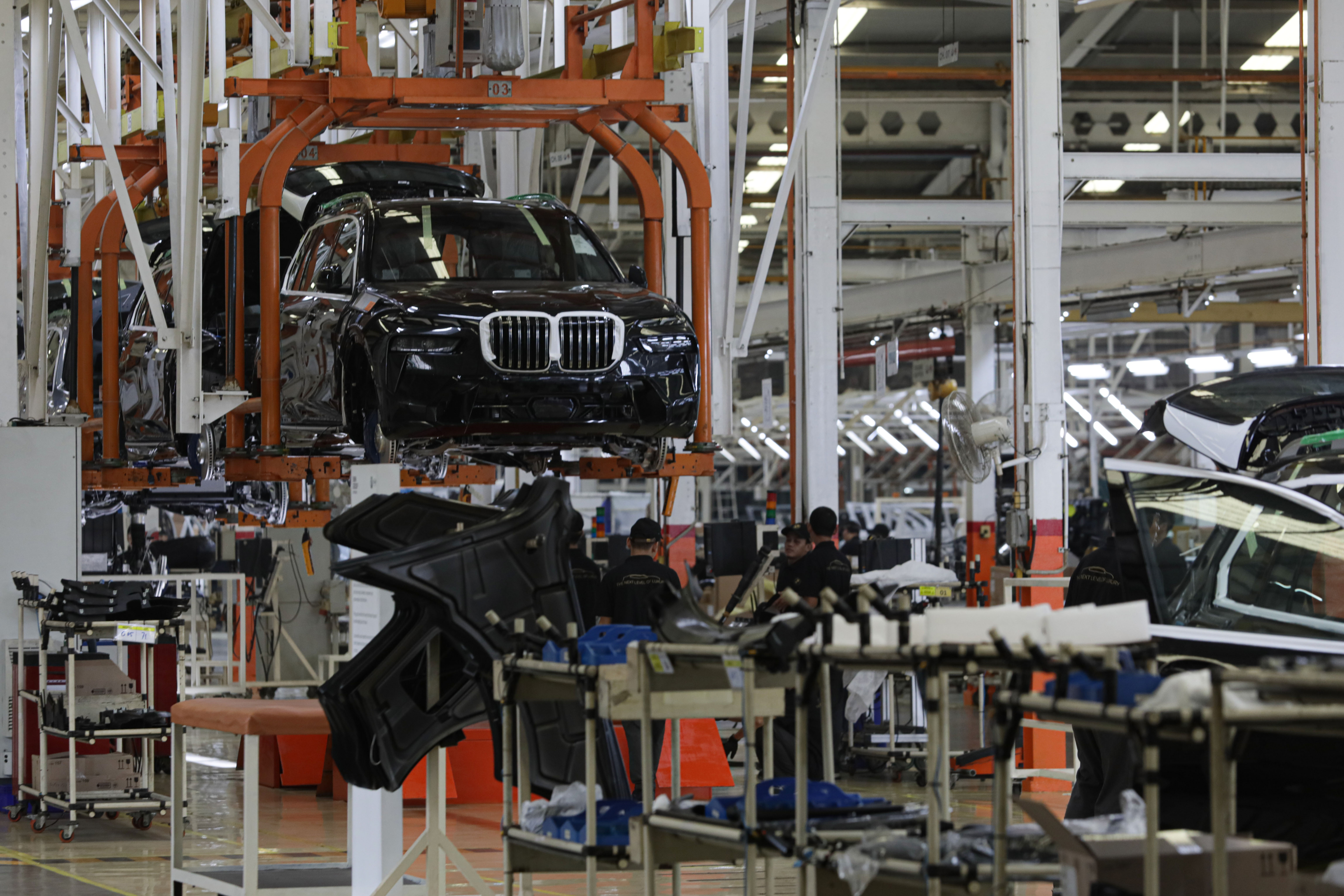 Sedan Premium All New BMW Seri 7 Rakitan Lokal