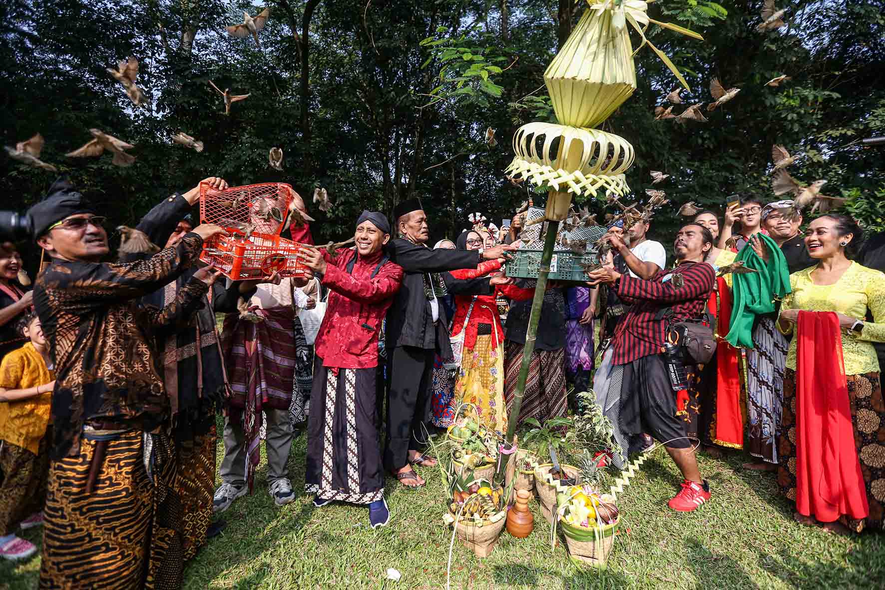 Kirab Sedekah Hutan Universitas Indonesia