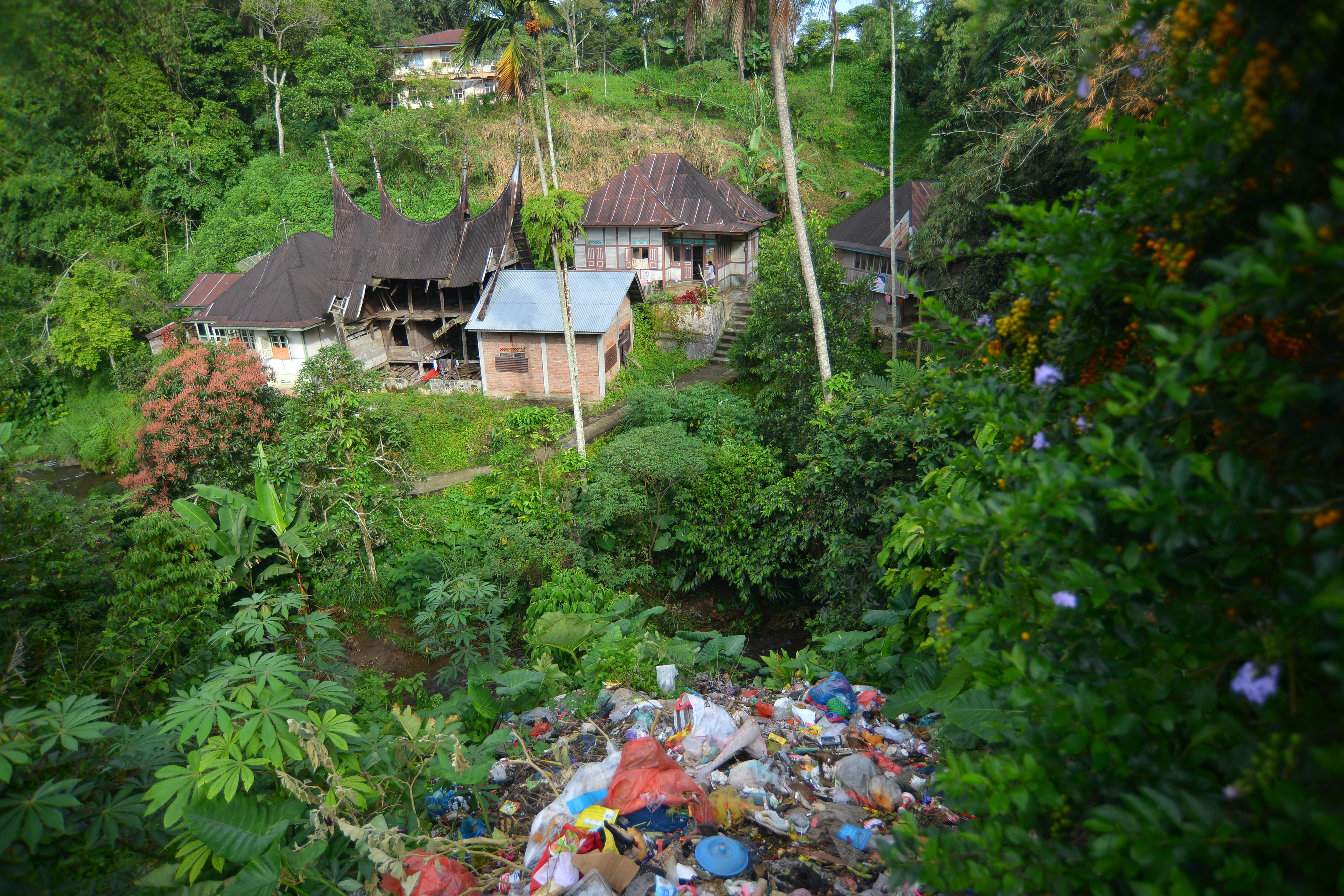 Persoalan Sampah di Desa Wisata Pariangan