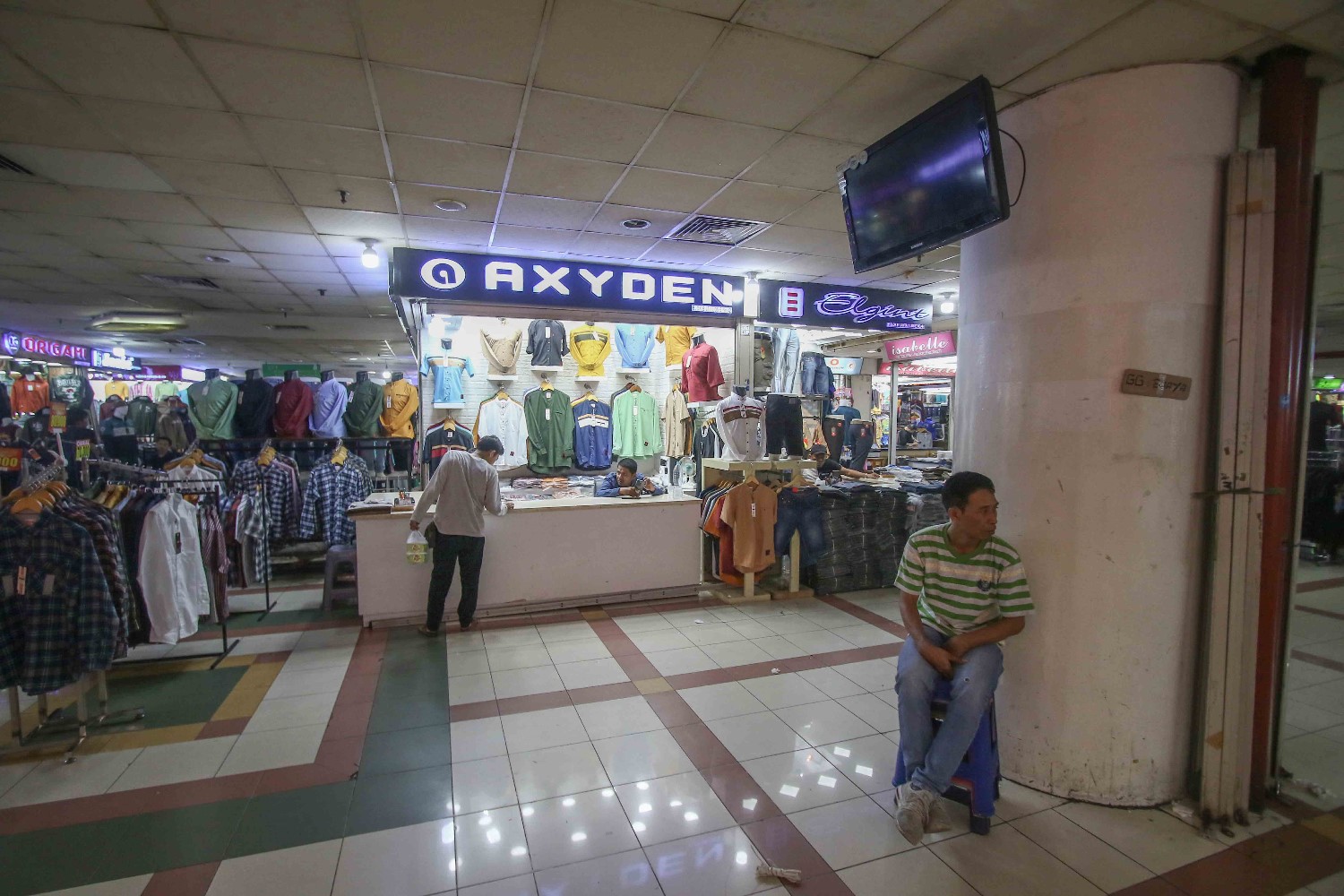 Pasar Tanah Abang Sepi Pembeli