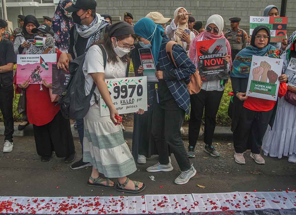 Tabur Bunga untuk Rakyat Palestina Korban Genosida di Gaza
