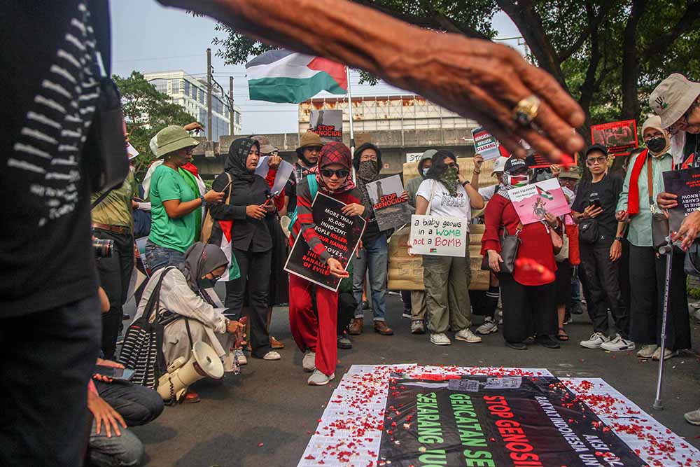 Tabur Bunga untuk Rakyat Palestina Korban Genosida di Gaza