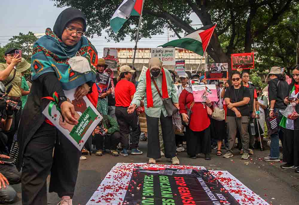 Tabur Bunga untuk Rakyat Palestina Korban Genosida di Gaza