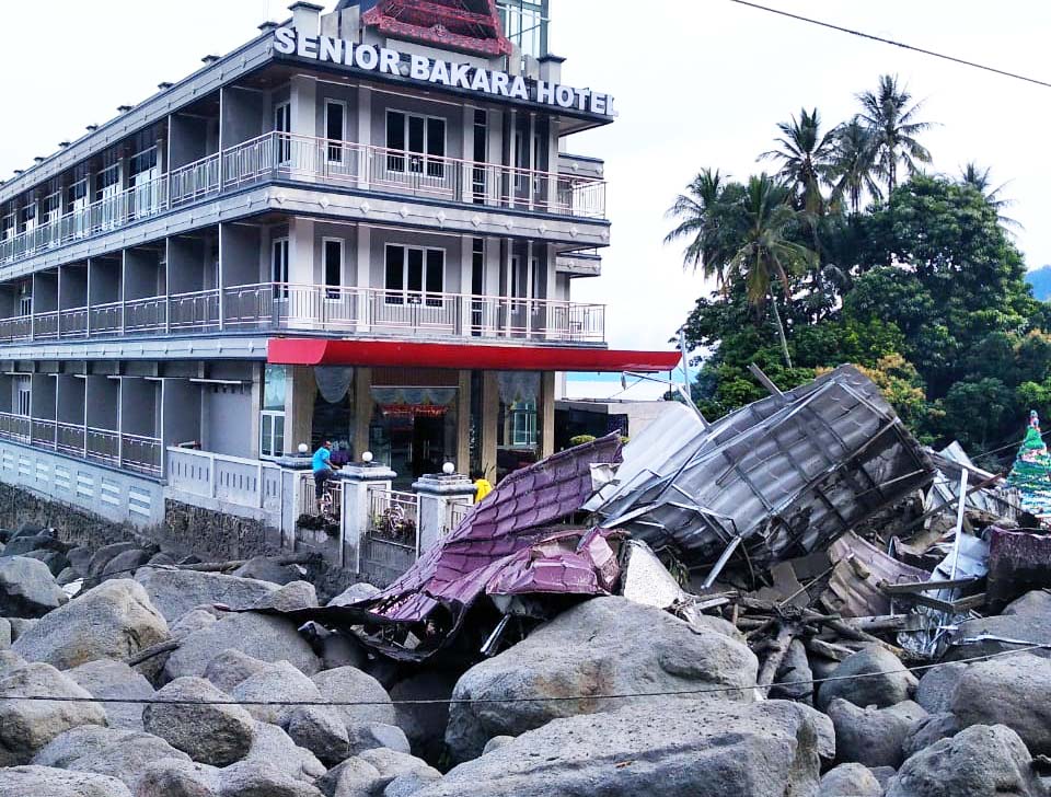 Banjir Bandang Hantam Simangulampe Sumut 12 Orang Hilang