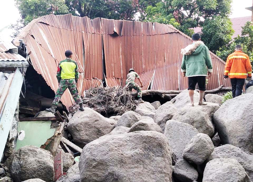 Banjir Bandang Hantam Simangulampe Sumut 12 Orang Hilang