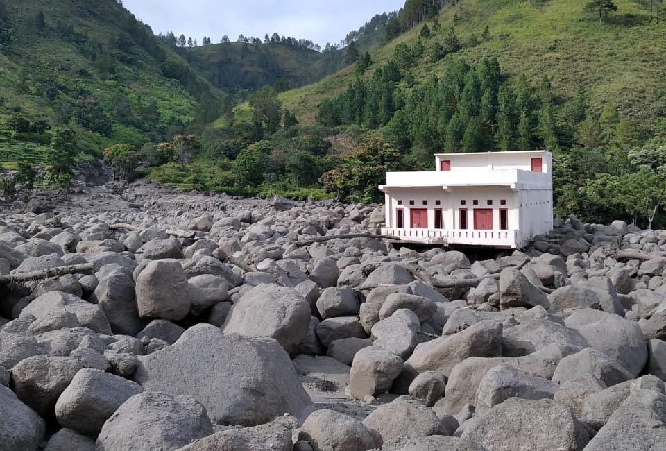 Banjir Bandang Hantam Simangulampe Sumut 12 Orang Hilang