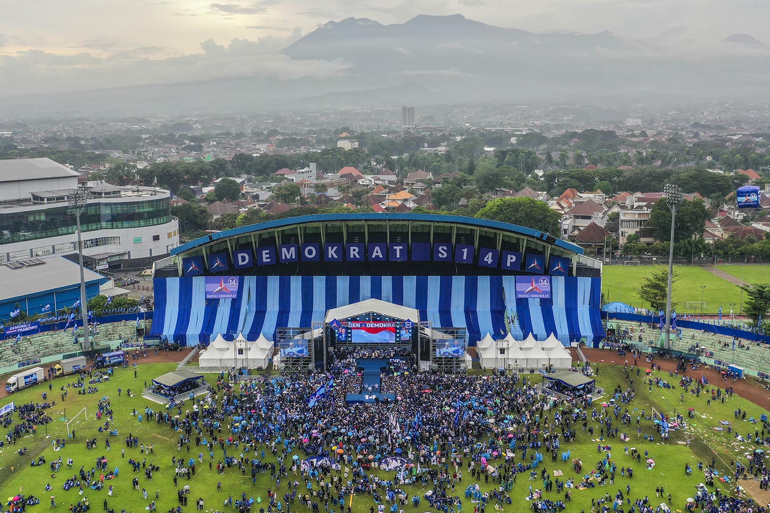 Prabowo Hadiri Kampanye Akbar Partai Demokrat di Malang